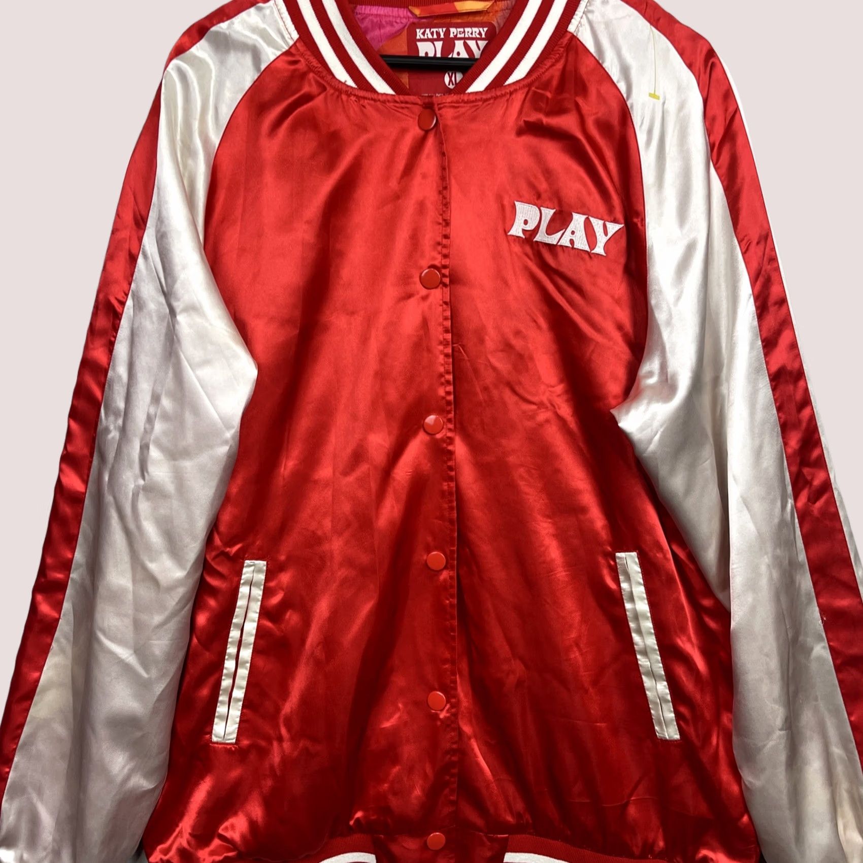Sperry Katy Perry Bomber Jacket Mens XL Red White Satin Play Las Vegas Embroidery Snap Size US XL / EU 56 / 4 - 1 Thumbnail