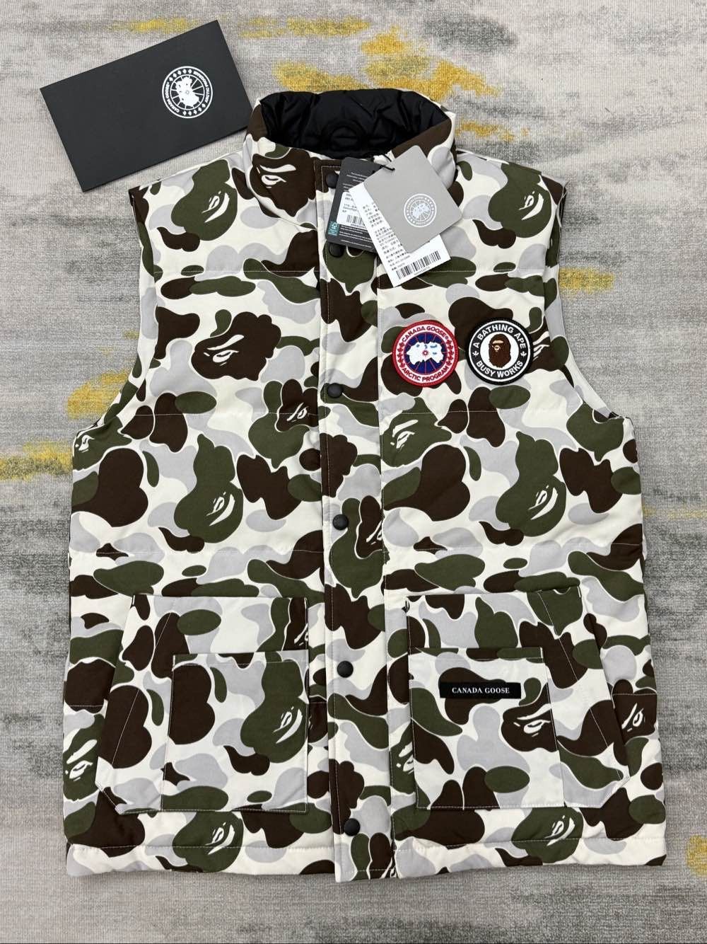 Canada Goose Canada Goose x BAPE Camo Vest Size S Size US S / EU 44-46 / 1 - 1 Thumbnail