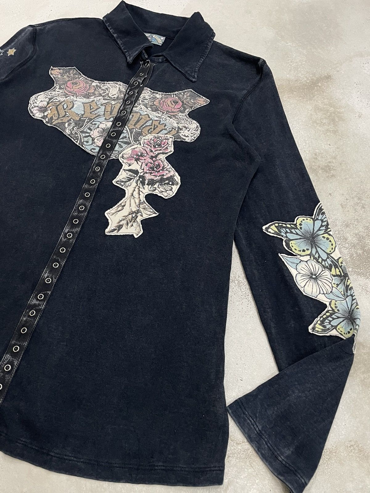 20471120 Faded Vanilla Sugar Patch Affliction Bondage Button Tee Size US M / EU 48-50 / 2 - 3 Thumbnail