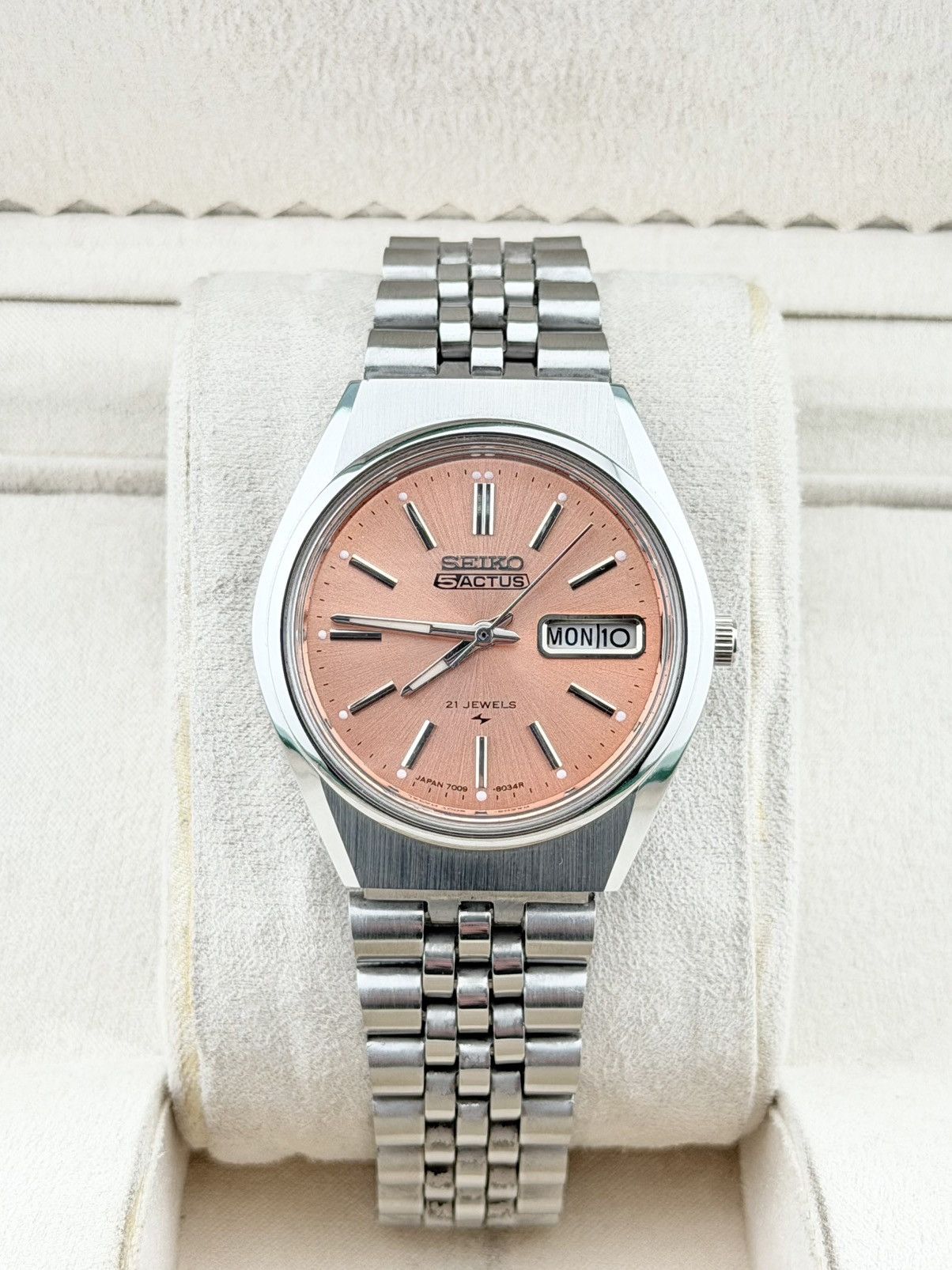 Seiko Seiko 5 Actus Automatic Watch Salmon Dial Vintage Wristwatch Size 36 - 1 Thumbnail