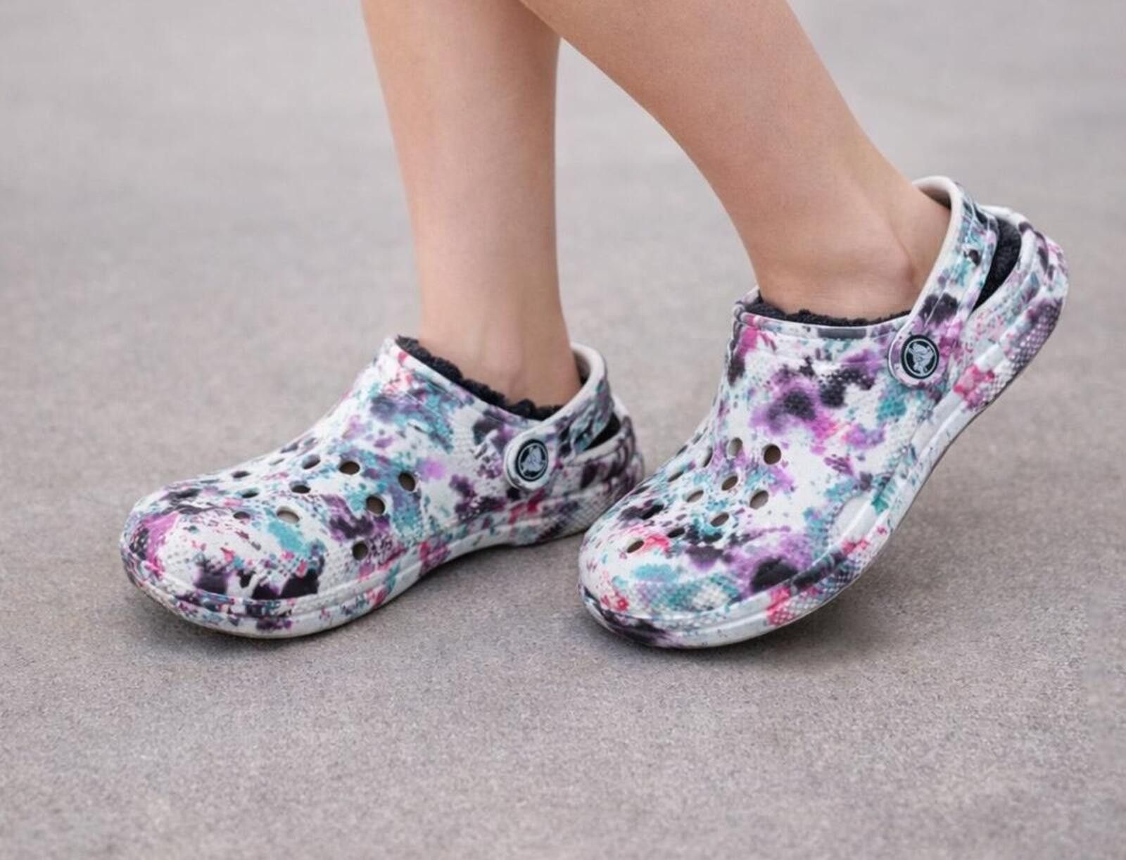 Crocs Crocs Classic TieDye Pattern Clogs Fleece Lining White M7 W9 Size US 9 / IT 39 - 1 Thumbnail