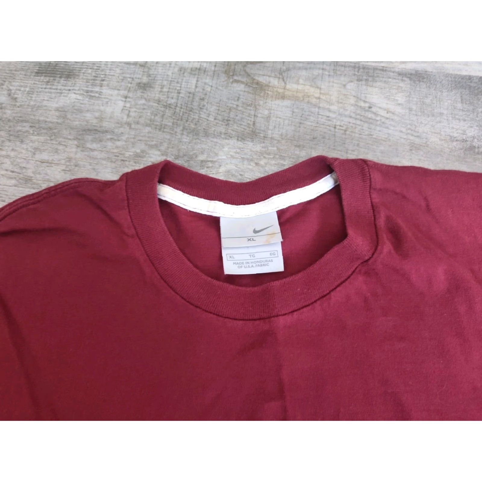 Nike VINTAGE Nike Check Logo T-Shirt Men XL Red/Maroon Gray Short Sleeve Crew Neck Swoosh Embroidered 2000s Y2K Athletic Classic Size US XL / EU 56 / 4 - 4 Thumbnail