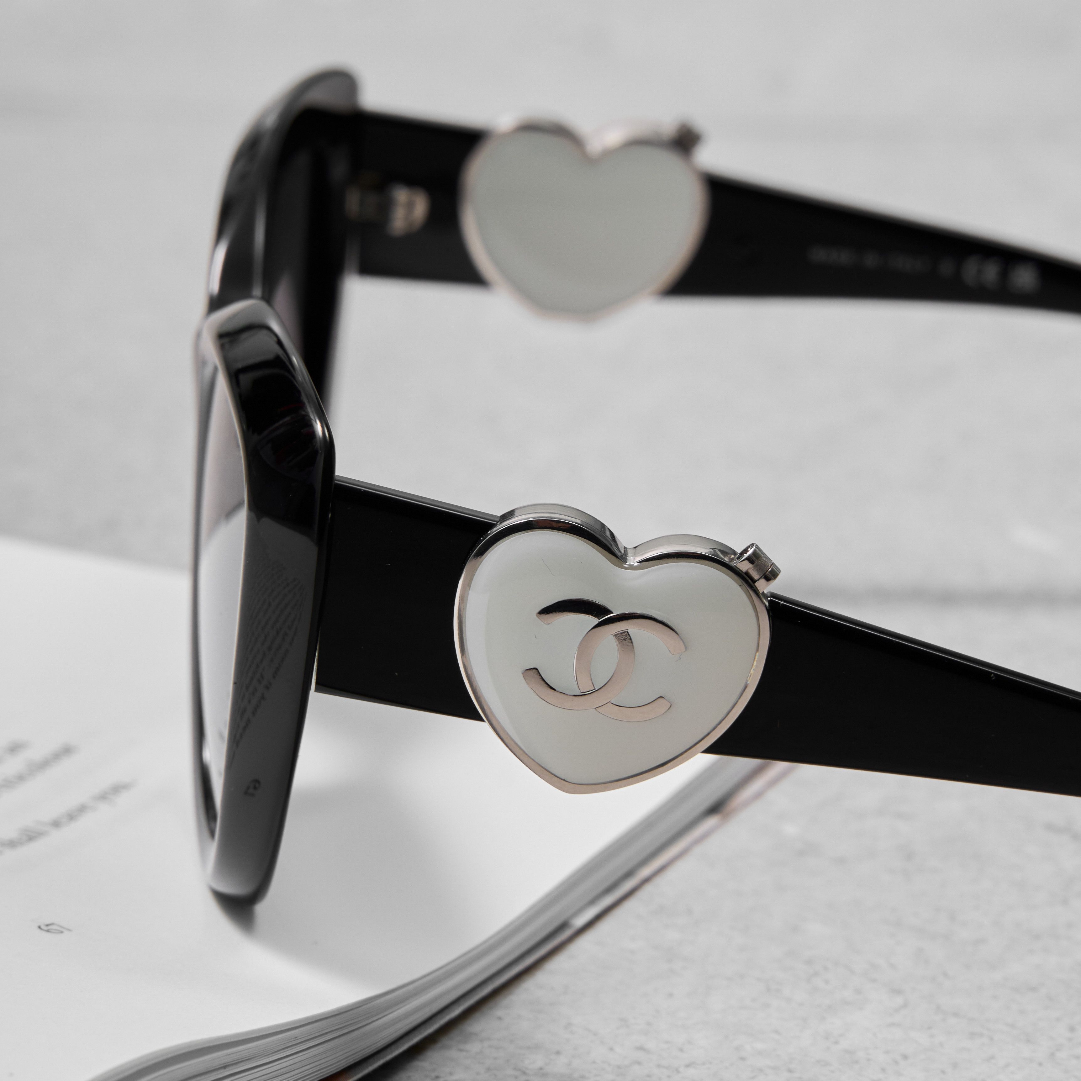 Chanel CHANEL 0CH5517 C501/S4 Sunglasses Size ONE SIZE - 4 Thumbnail