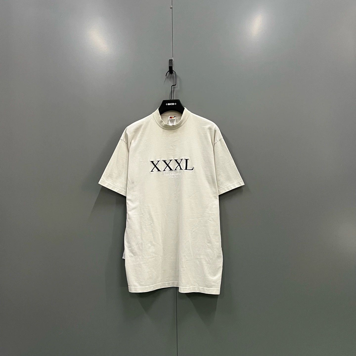 Balenciaga balenciaga xxxl embroidered logo short sleeve shirt Size US XXL / EU 58 / 5 - 1 Thumbnail