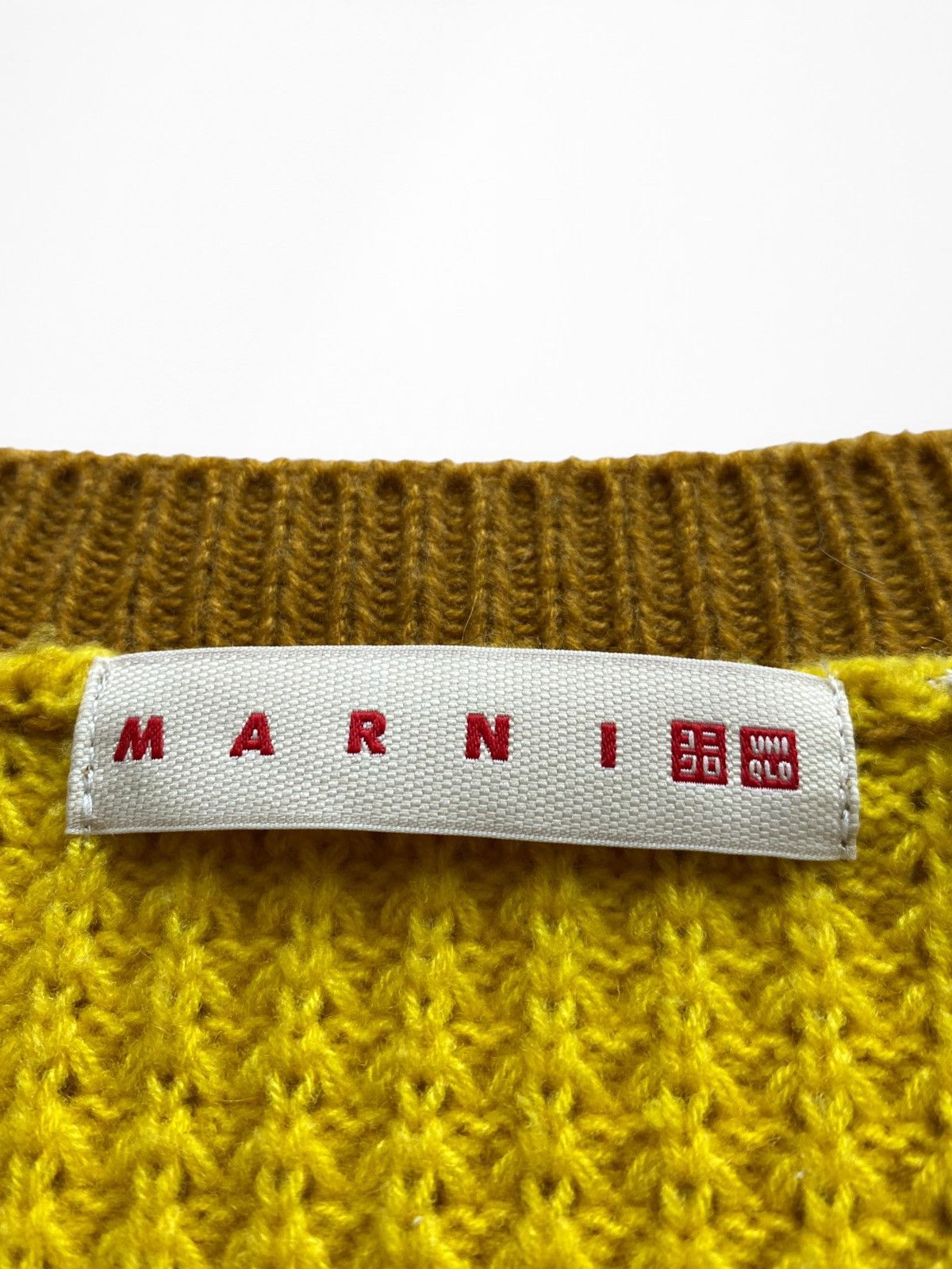 Marni Marni x Uniqlo v neck Knit sweater Size XS / US 0-2 / IT 36-38 - 9 Thumbnail