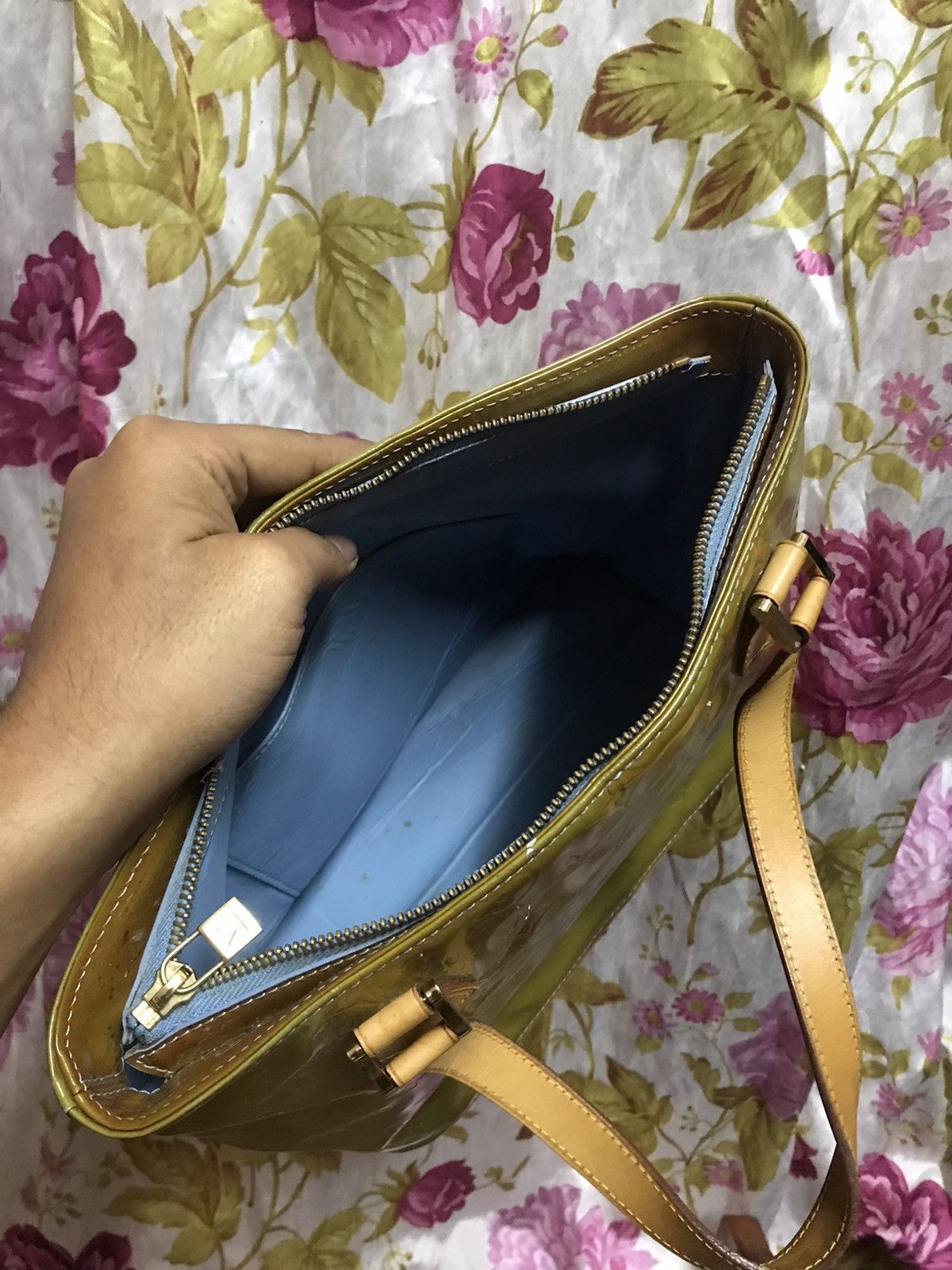 Louis Vuitton Authentic Louis Vuitton Vernis Size ONE SIZE - 4 Thumbnail