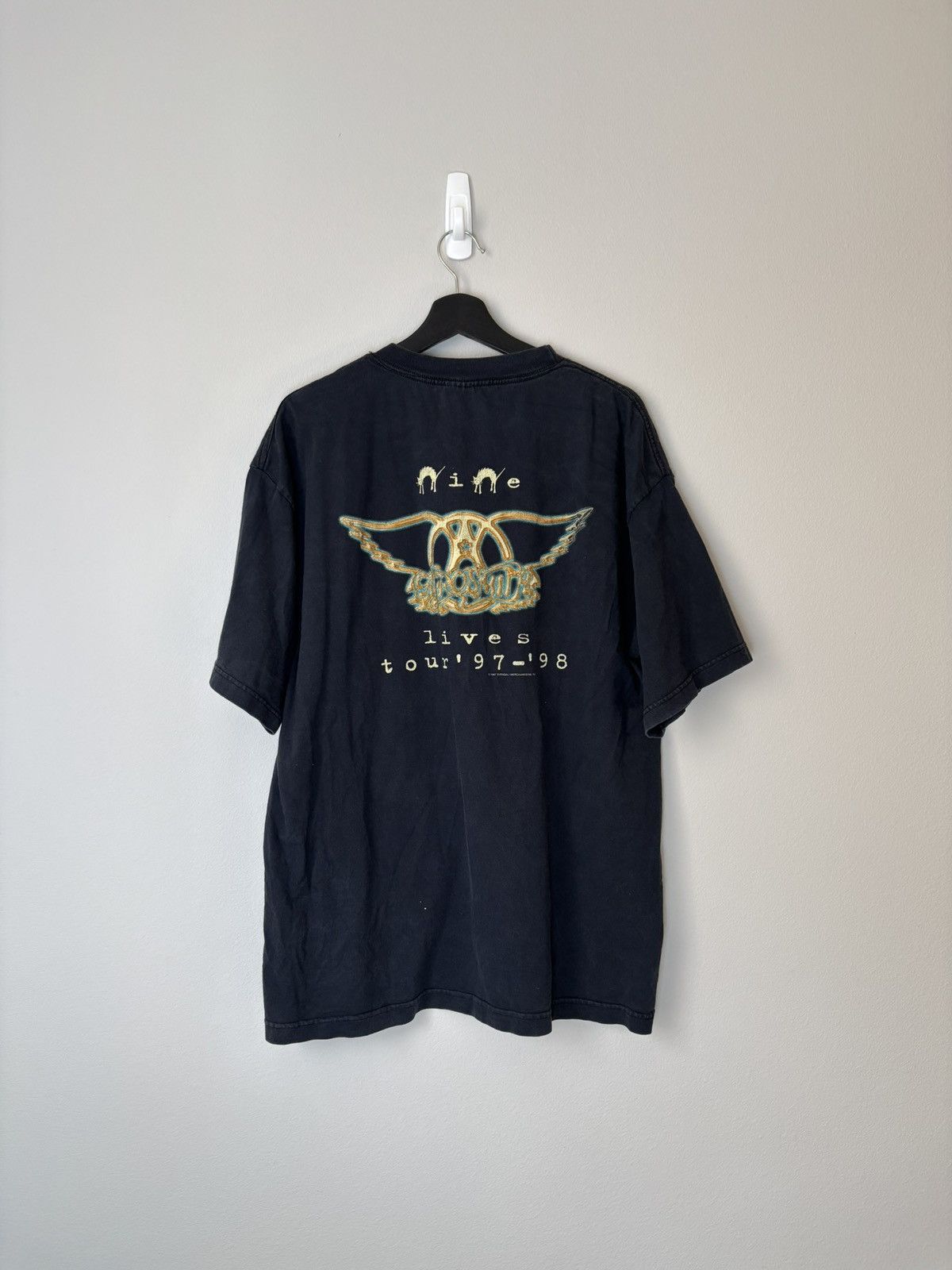 Vintage Vintage 1997 Aerosmith Nine Lives Tour Tee Size US L / EU 52-54 / 3 - 4 Thumbnail