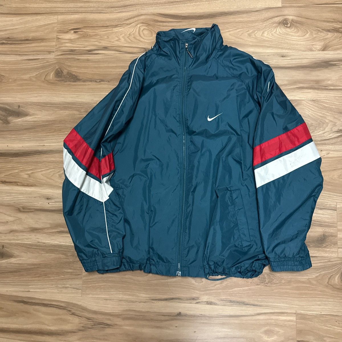 Nike vintage nike windbreaker Size US L / EU 52-54 / 3 - 1 Thumbnail