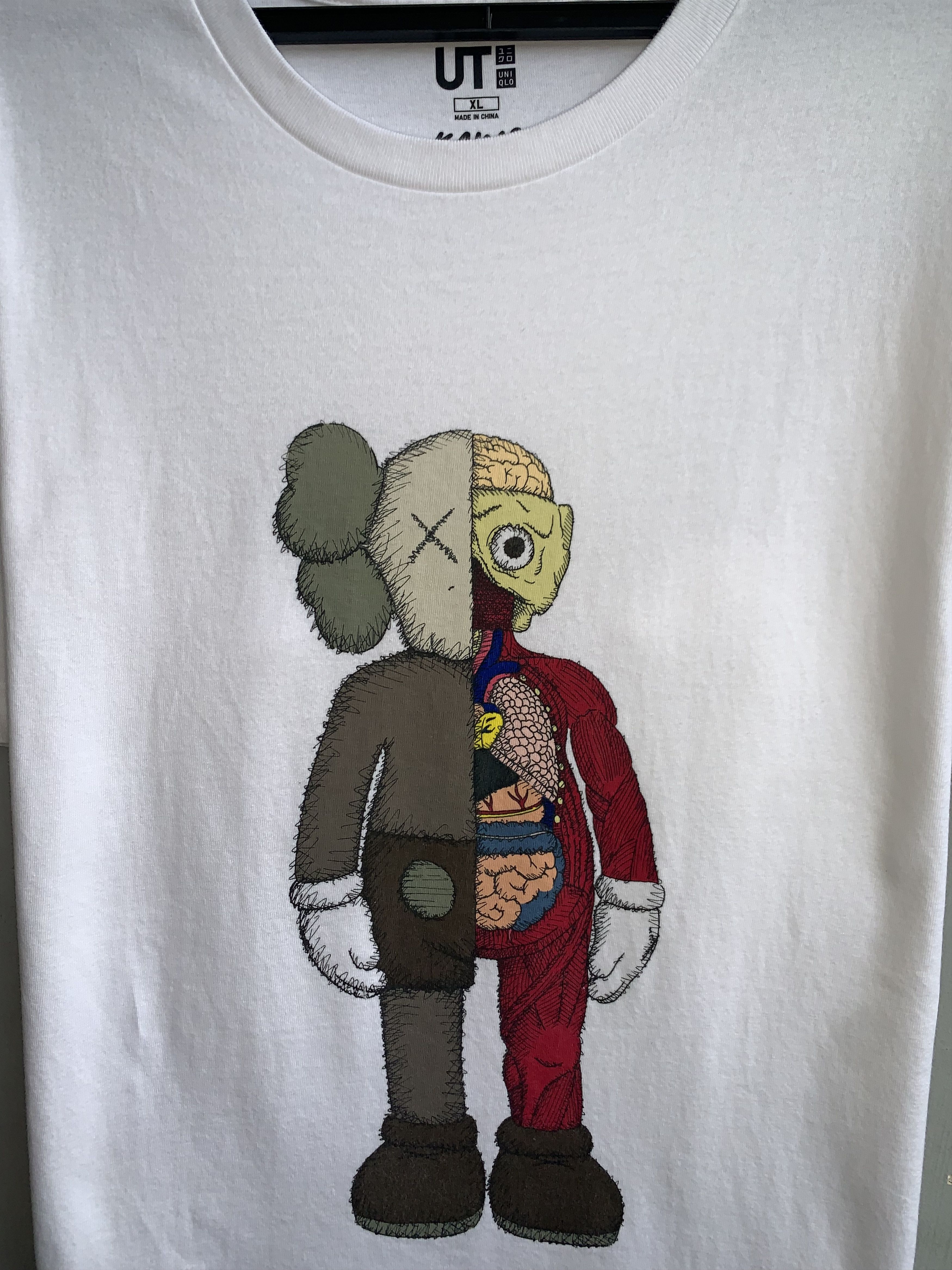 Kaws × Uniqlo Kaws Flayed Uniqlo Shirt Size US XL / EU 56 / 4 - 2 Thumbnail