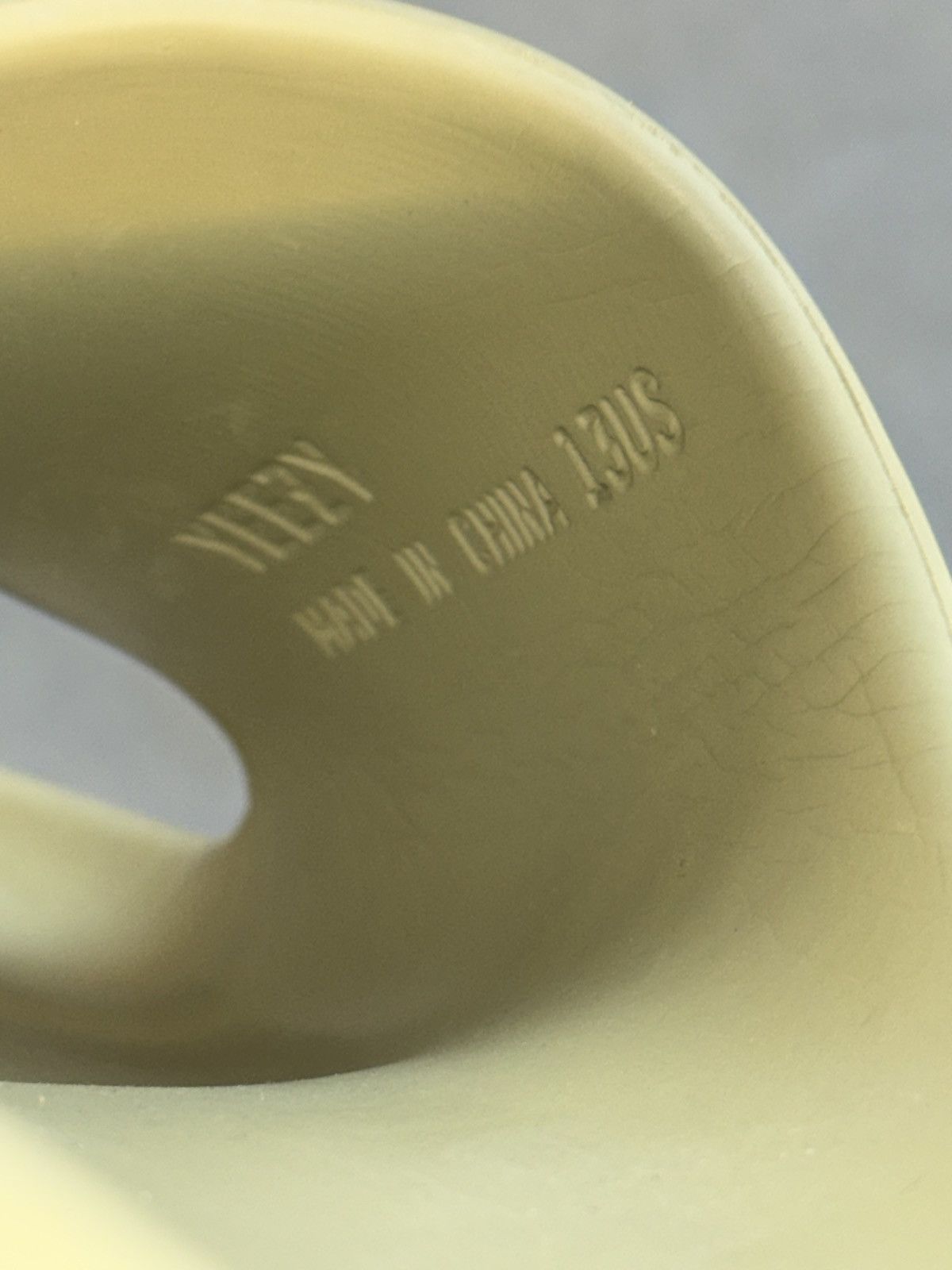 Adidas × Kanye West Yeezy Slides Size US 13 / EU 46 - 7 Thumbnail