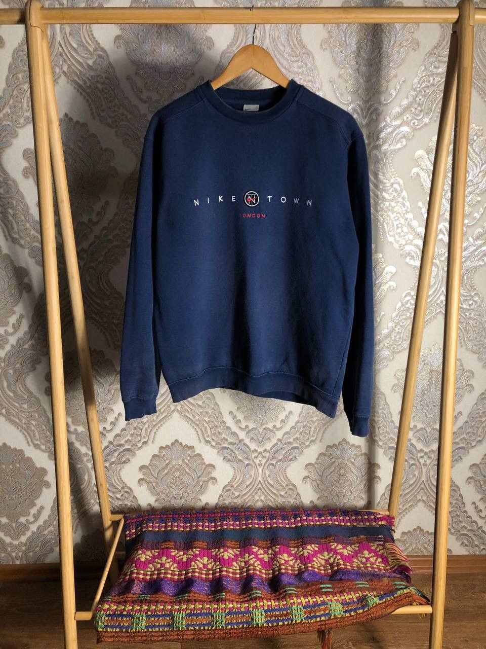 Nike × Vintage VERY RARE NIKE TOWN LONDON BIG LOGO SWEATSHIRT RETRO Y2K 90s Size US M / EU 48-50 / 2 - 1 Thumbnail
