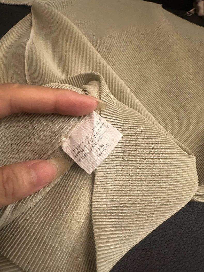 Issey Miyake Issey Miyake size:3 A light green pleated top Size XS / US 0-2 / IT 36-38 - 4 Thumbnail