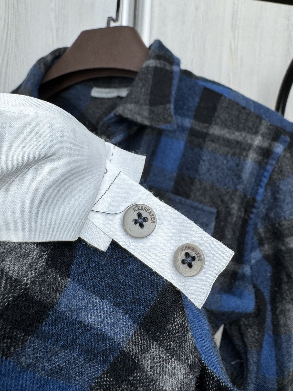Icebreaker Icebreaker blue checkered flannel outdoor long sleeve shirt Size US M / EU 48-50 / 2 - 12 Thumbnail
