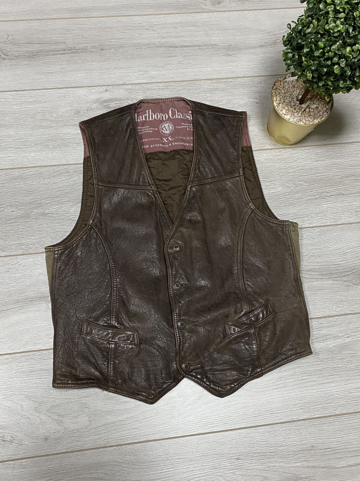 Marlboro Classics Marlboro Classic leather vest buttons Size US L / EU 52-54 / 3 - 2 Thumbnail