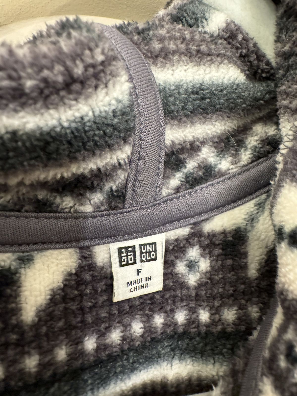 Uniqlo Uniqlo Poncho warm winter item sweater hoodie Size US L / EU 52-54 / 3 - 4 Thumbnail