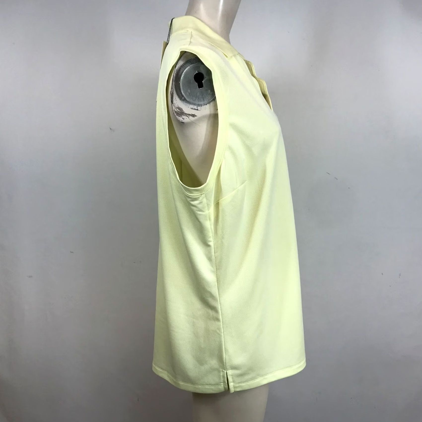 Vintage WALTER HAGEN Womens XXL Yellow Sleeveless V-Neck Tank Polyester Golf Top Size XXL / US 16-18 / IT 52-54 - 4 Thumbnail