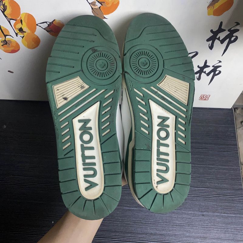 Louis Vuitton Louis Vuitton Trainer Fashion Sneakers for Men - Size US 10.5 / EU 43-44 - 4 Thumbnail