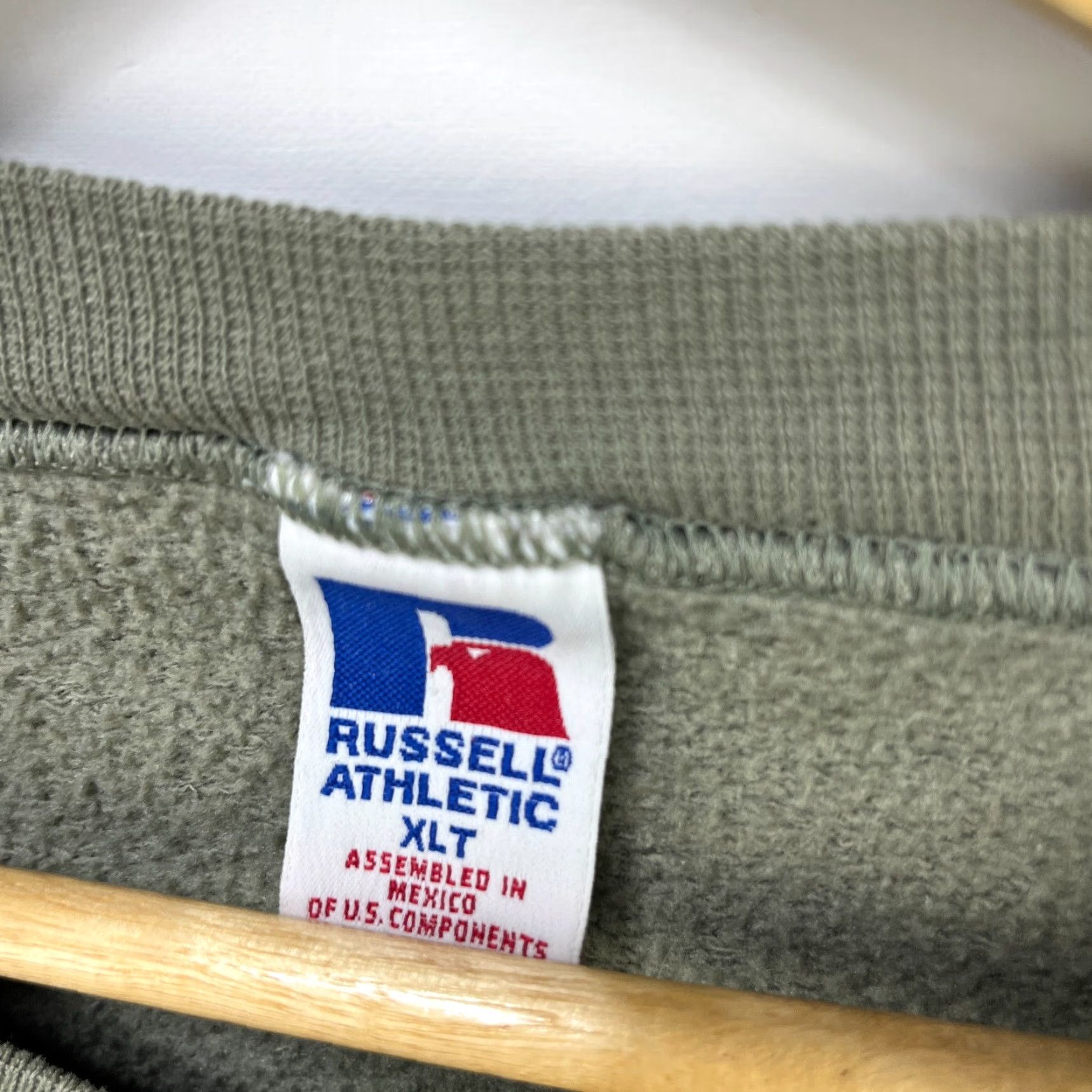 Russell Athletic VINTAGE Russell Athletic Sweatshirt Men XL Green 90s Pullover Sweatshirt Size US XL / EU 56 / 4 - 4 Thumbnail