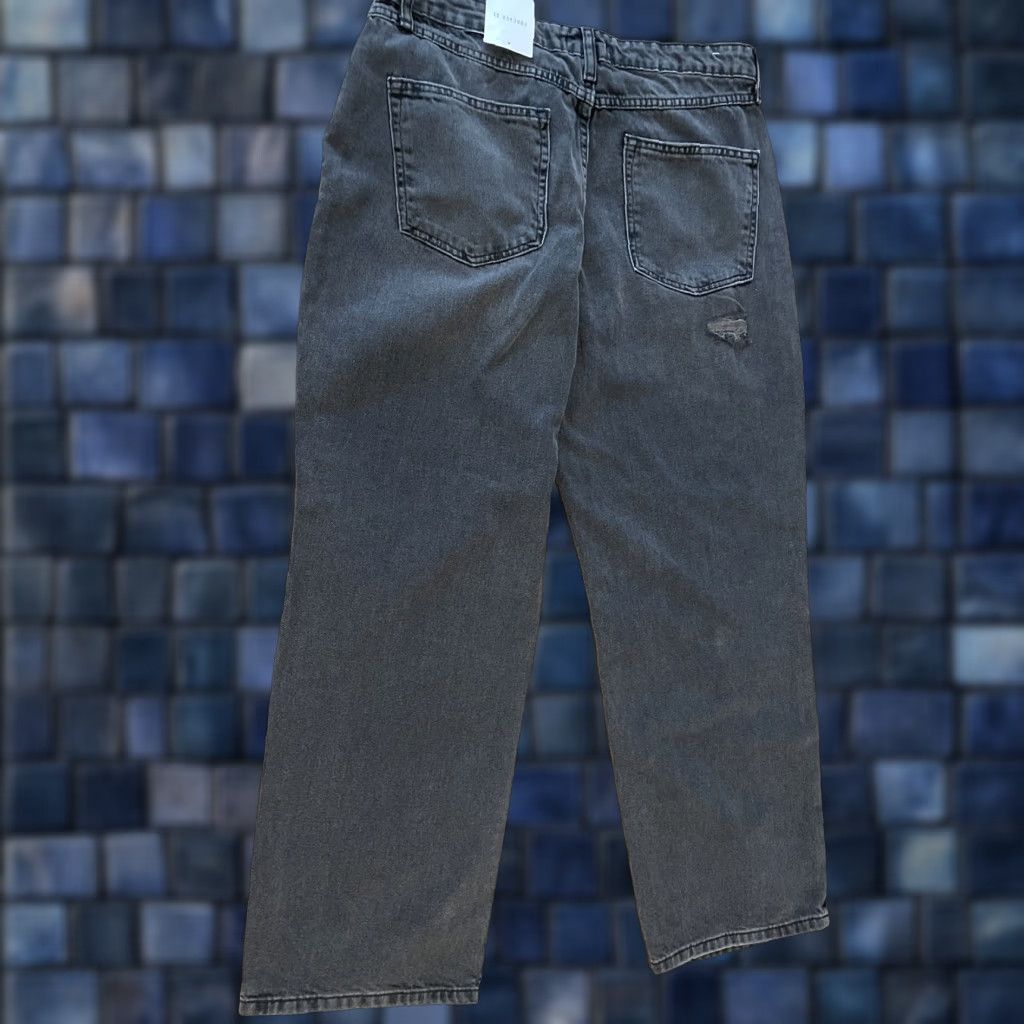 Forever 21 FOREVER 21 Jeans Women's 31 Straight Denim Black 100% Cotton Distressed Zipper Button Pockets Inseam 26" 33x26 NWT Size 24" / US 00 / IT 34 - 1 Thumbnail