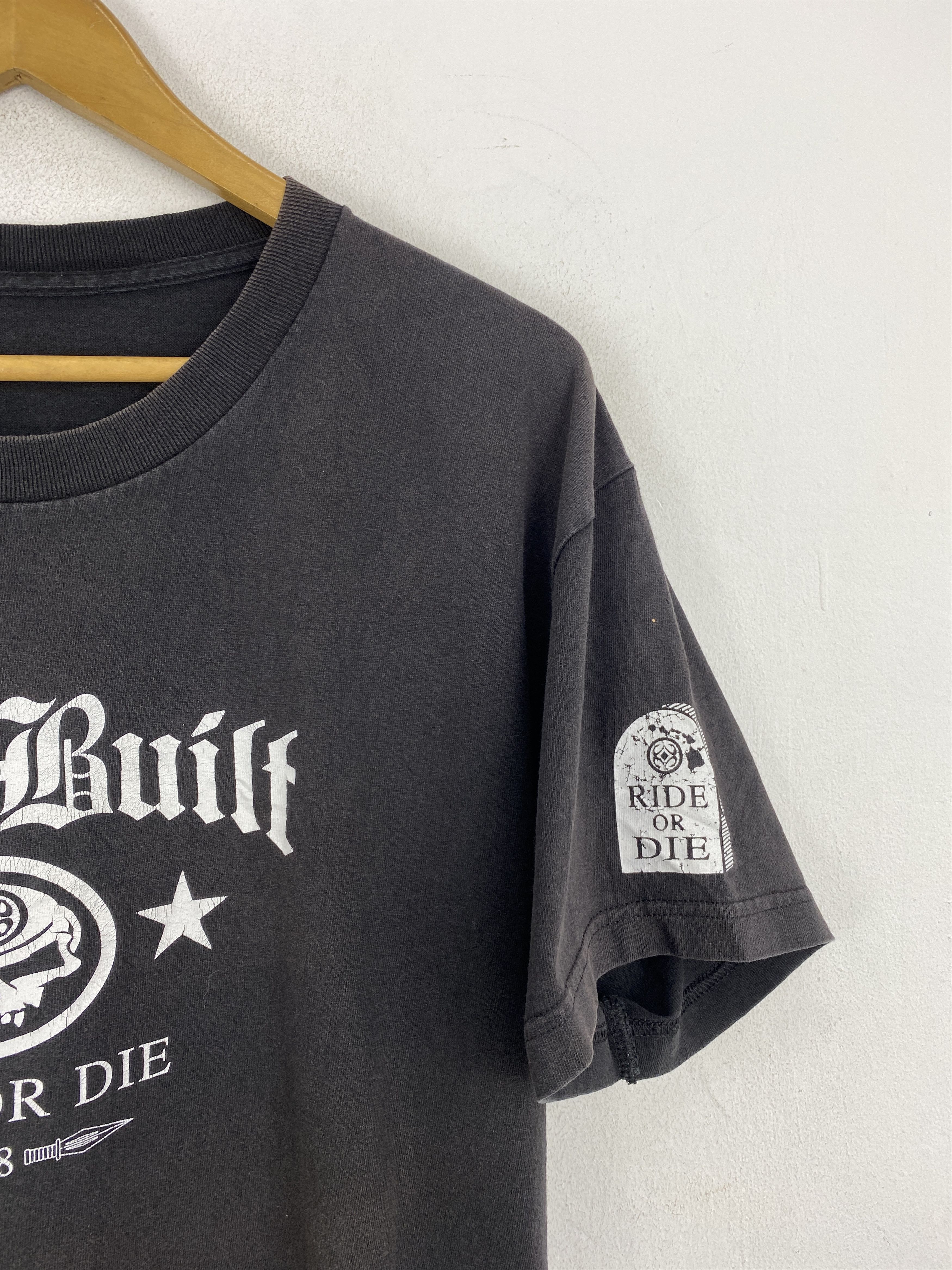 Vintage Vintage 90s Maui Built Ride Or Die Skulls Figure Tee TA0664 Size US L / EU 52-54 / 3 - 8 Thumbnail