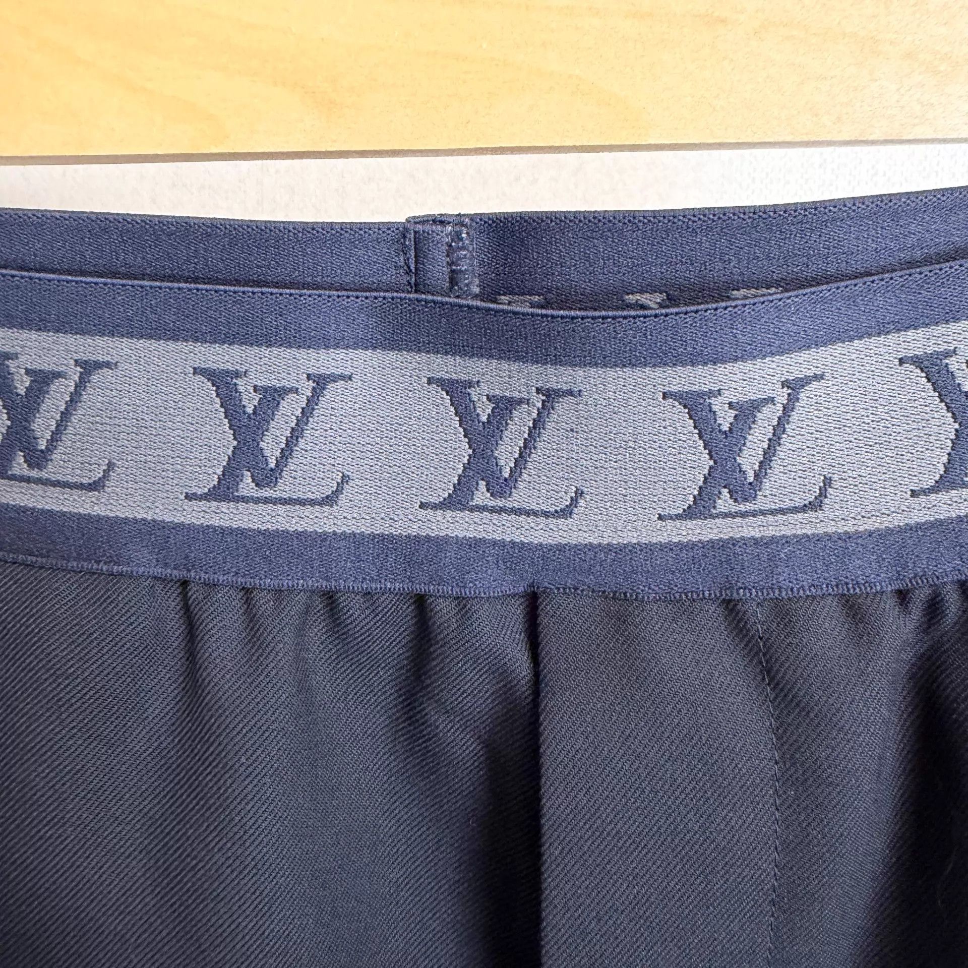 Louis Vuitton LOUIS VUITTON SS22 Wool Mid-Waist Loose Chino Black 44 Size US 28 / EU 44 - 3 Thumbnail