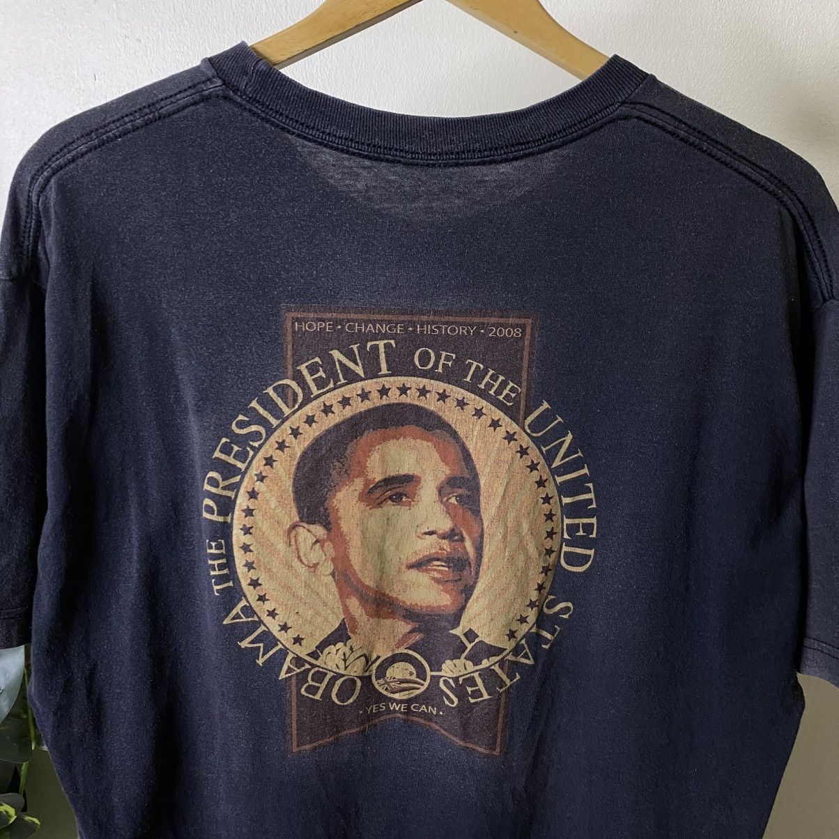 Vintage 2000s Barrack Obama Sunfaded Tee Malcolm x Nelson Mandela Size US L / EU 52-54 / 3 - 2 Thumbnail
