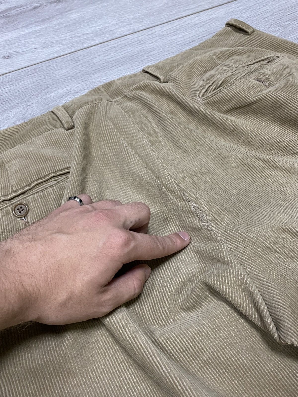 Burberry Burberry Italy vintage corduroy small logo pants Size US 36 / EU 52 - 13 Thumbnail