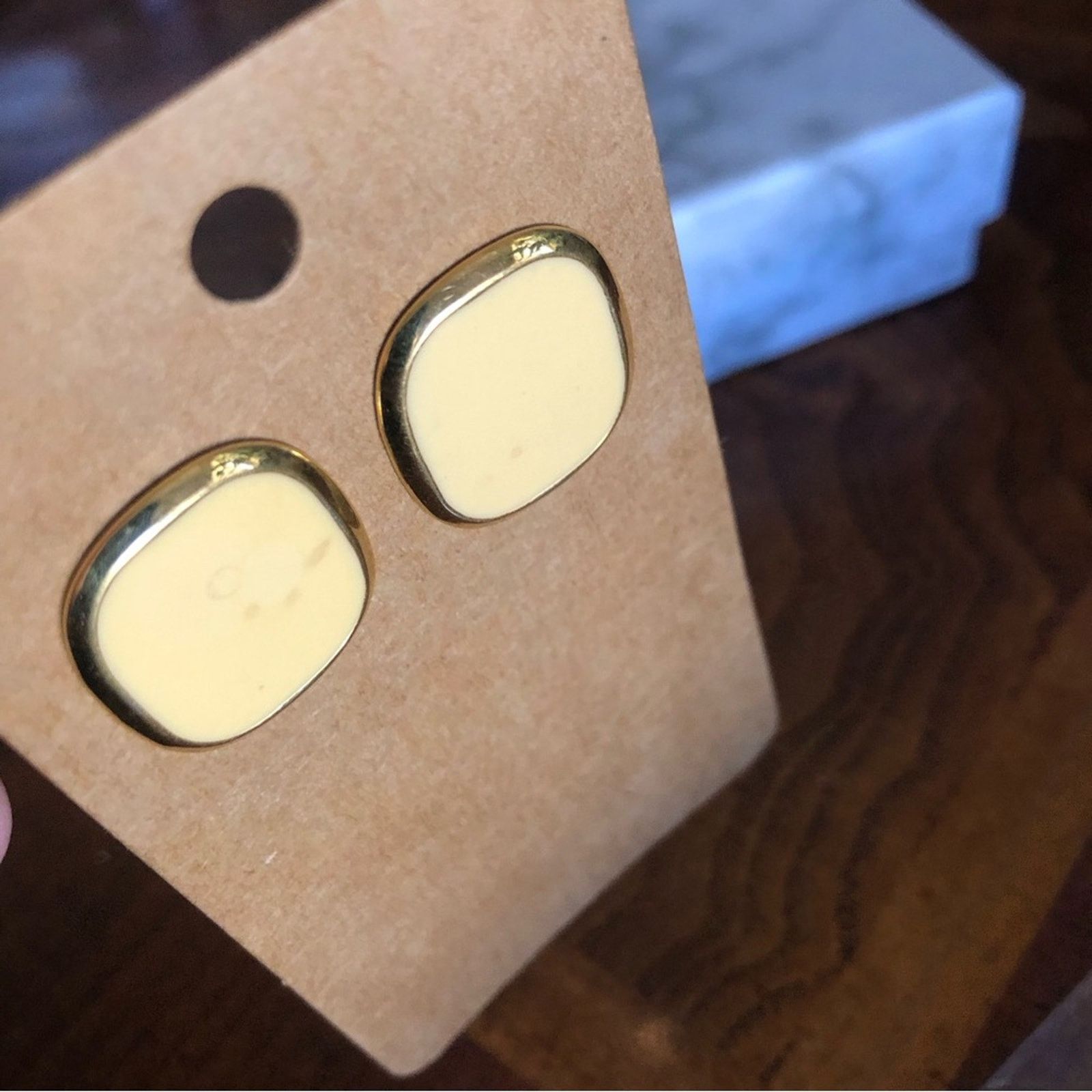 Vintage Vintage cream enamel gold plated square earrings Size ONE SIZE - 7 Thumbnail