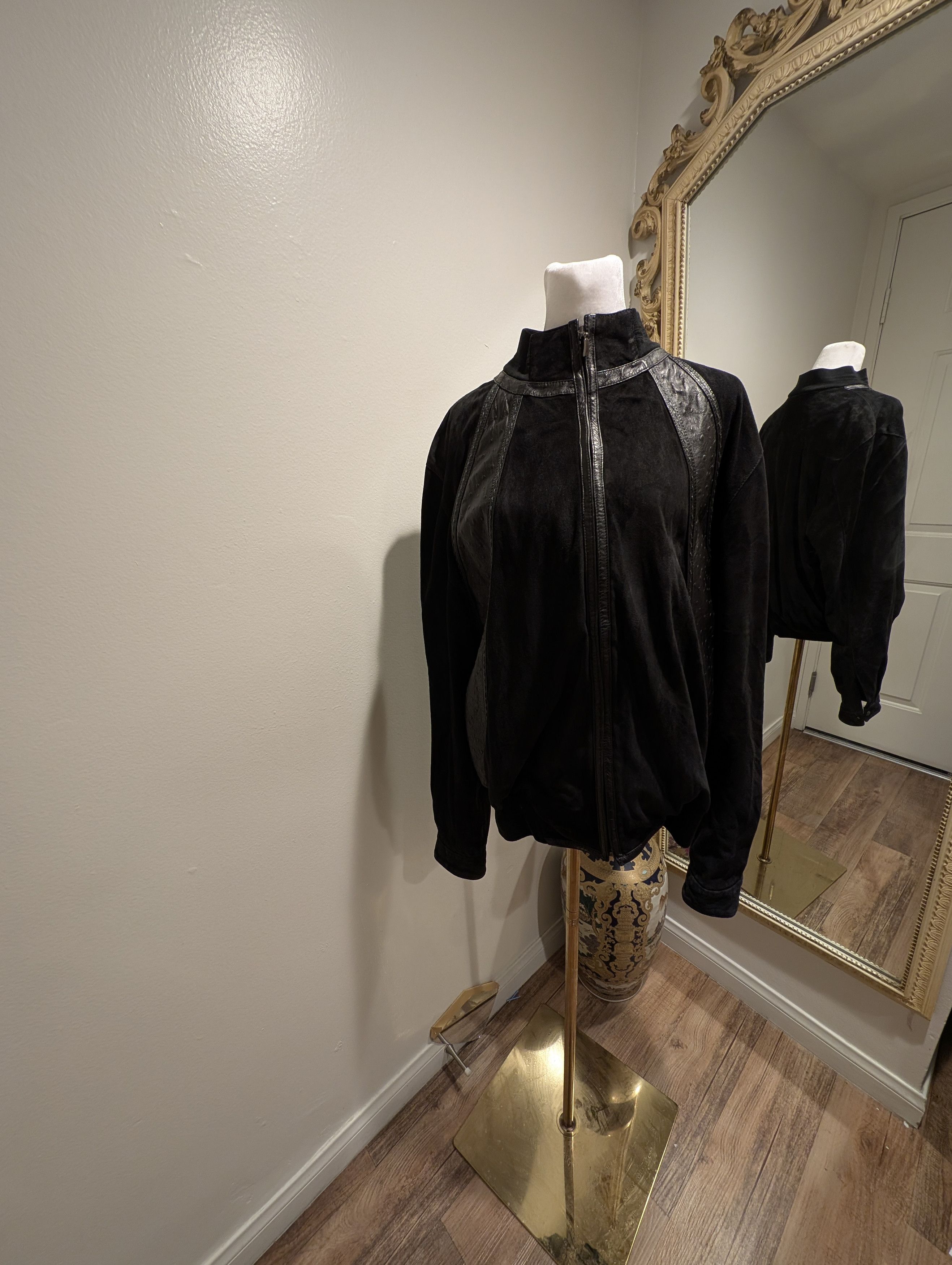 Other Archive UMBERTO BILANCIONI Ostrich Suede Black Jacket IT52 Size US L / EU 52-54 / 3 - 1 Thumbnail