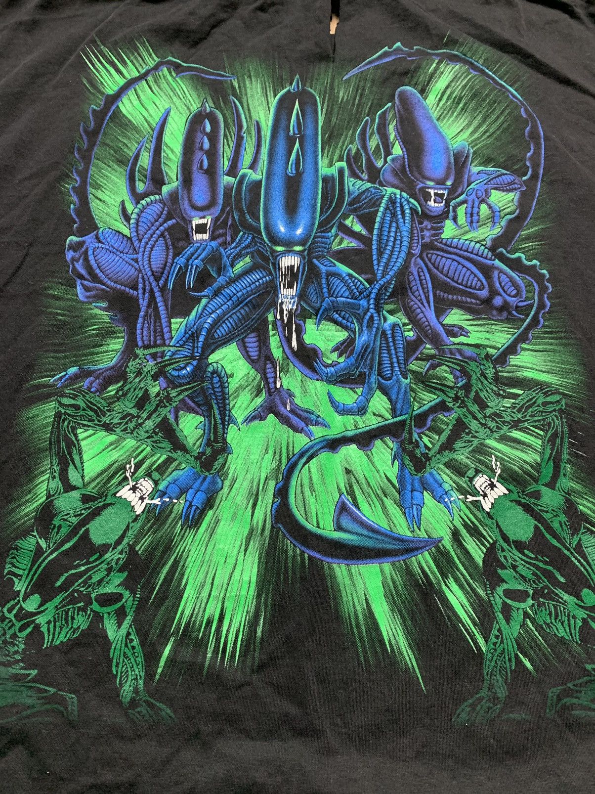 Vintage Vintage distressed Aliens Movie over print graphic t shirt Size US XL / EU 56 / 4 - 16 Thumbnail