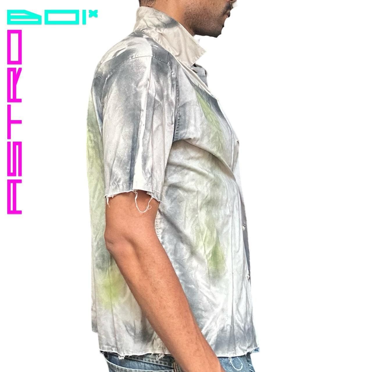 Uniqlo ASTROBOI X UNIQLO TAN AIRBRUSHED BUTTON UP SHIRT _ MEDIUM Size US S / EU 44-46 / 1 - 3 Thumbnail