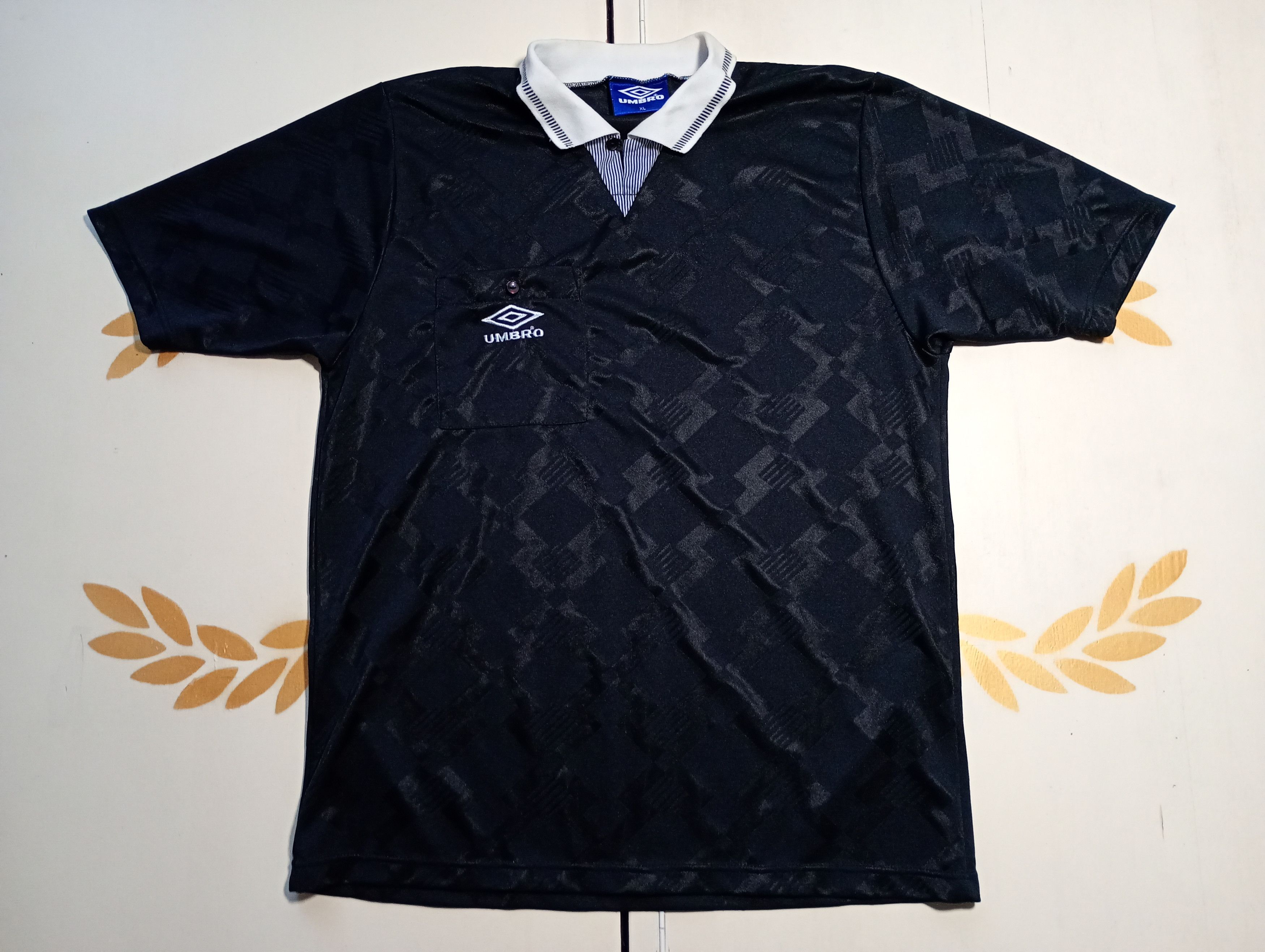 Umbro Umbro Referee Jersey 1990-1992 Size US XL / EU 56 / 4 - 2 Thumbnail