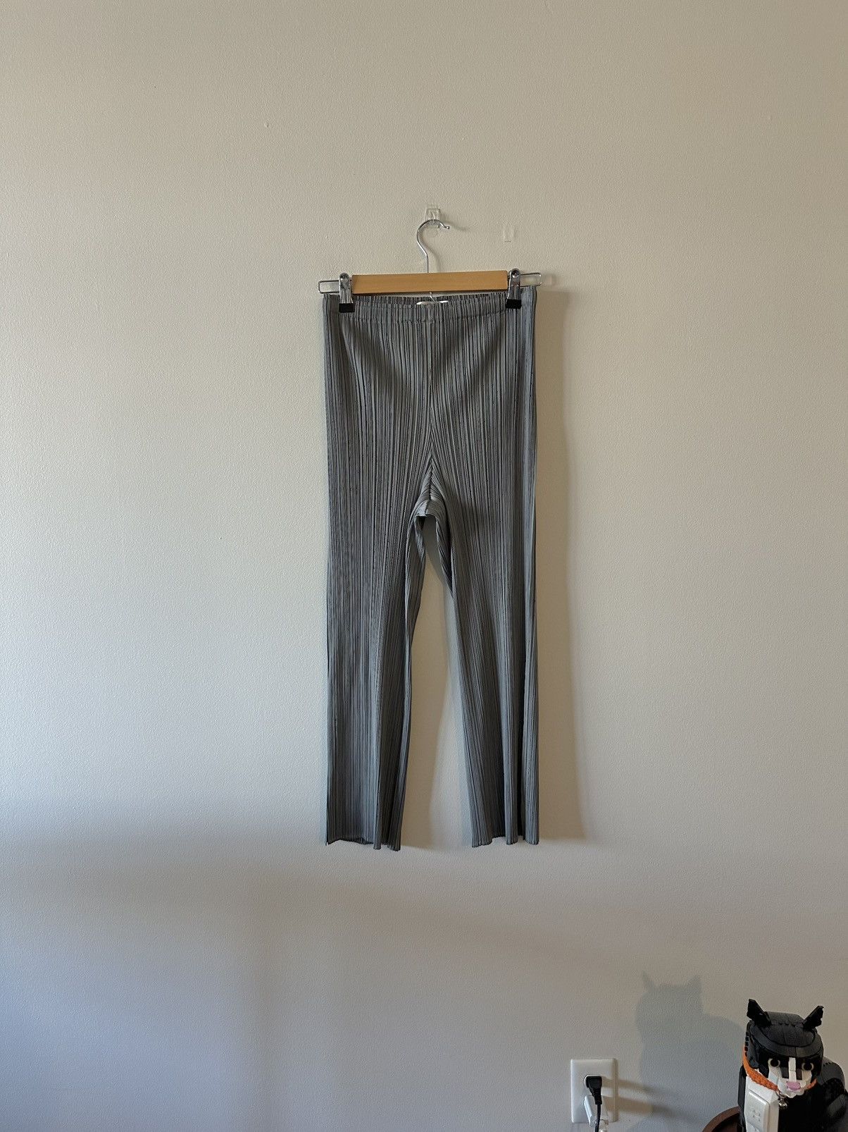 Pleats Please Issey Miyake Issey Miyake Pleats Please Pants Grey 5 Japan Minimalist Size 27" / US 4 / IT 40 - 1 Thumbnail