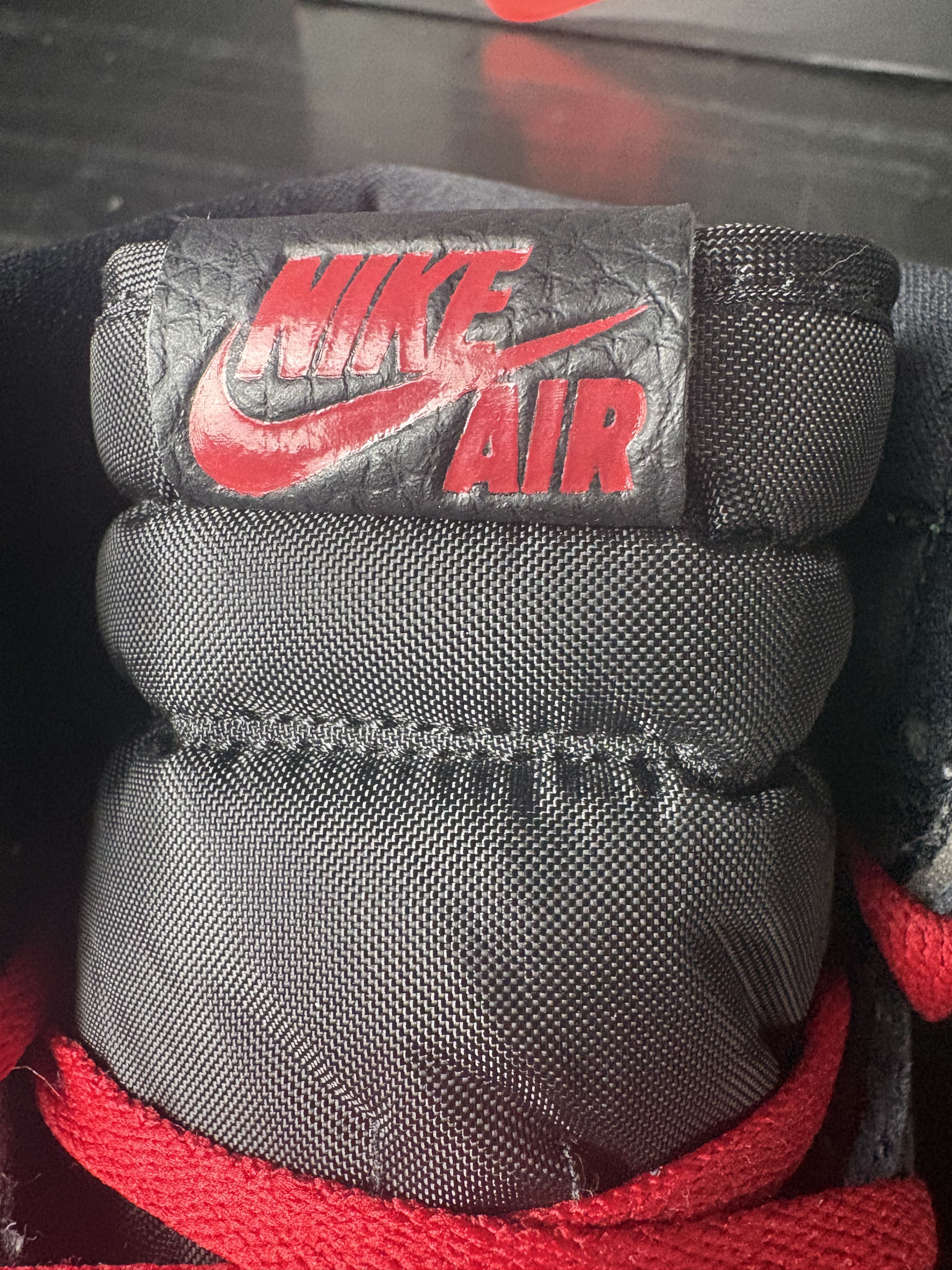 Jordan Brand Air Jordan 1 Retro High "Pine Green Black" **PRE-OWNED** Size US 10.5 / EU 43-44 - 6 Thumbnail