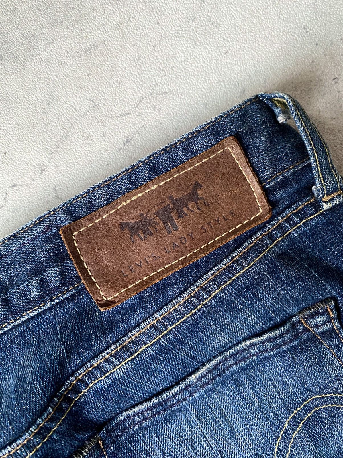 Levi's Levis lady style jeans flare pants Size 29" - 6 Thumbnail