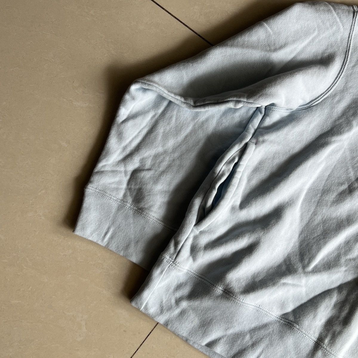 AW18 Undercover anti sns cropped sweater