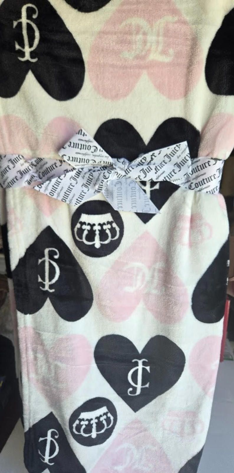 Other Juicy Couture Blanket NEW Oversized Plush Printed Throw Size ONE SIZE - 2 Thumbnail
