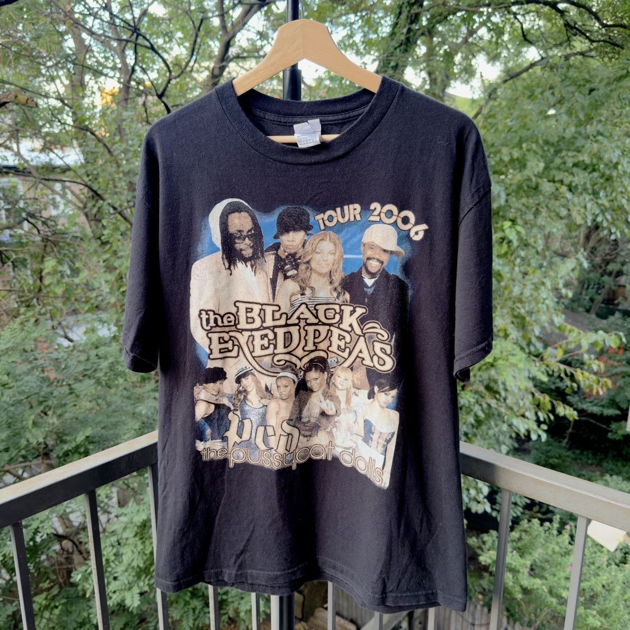 Vintage 2006 Black Eyed Peas & The Pussycat Dolls Tour Tee Shirt Size US L / EU 52-54 / 3 - 1 Thumbnail