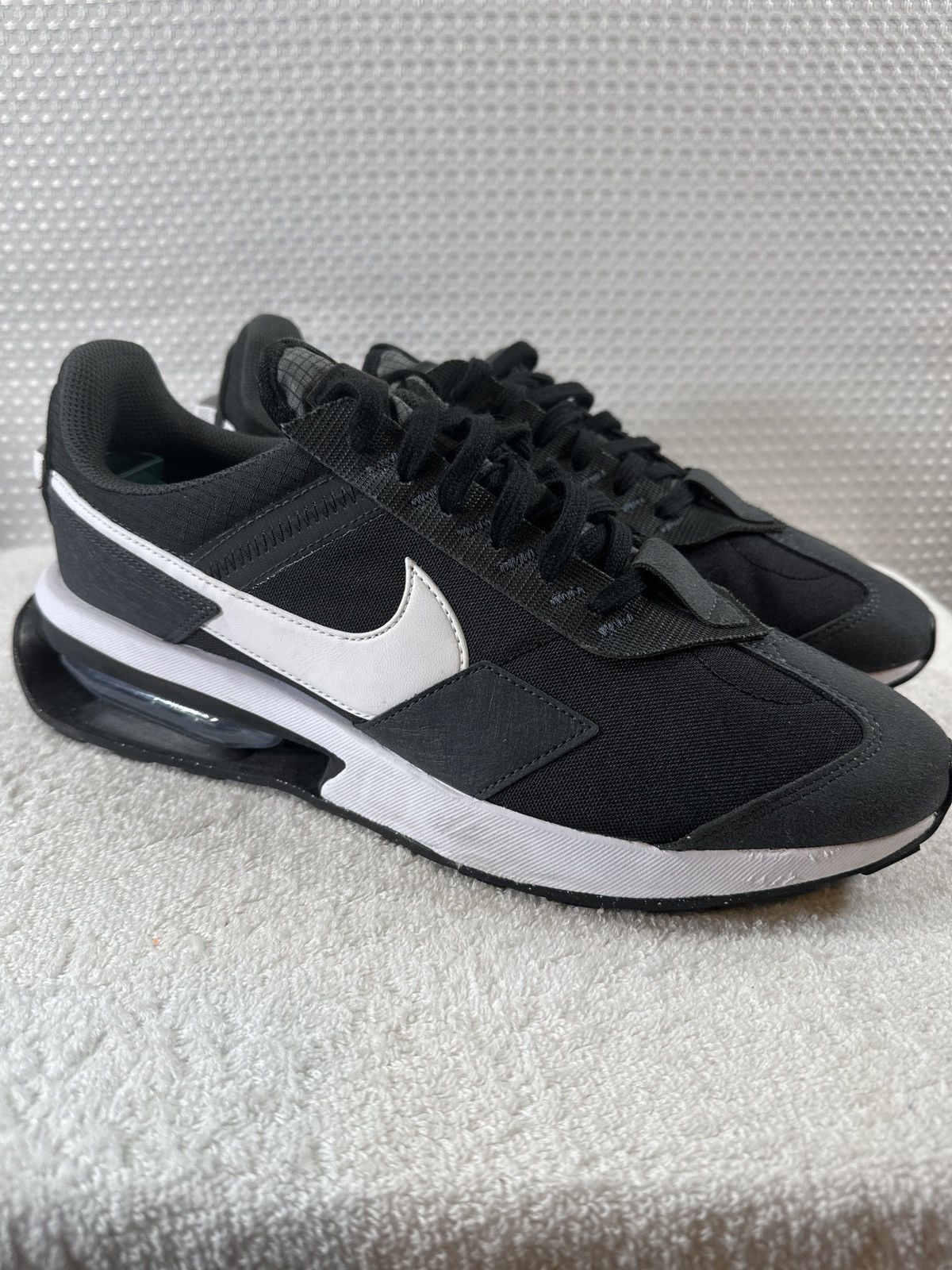 Nike Nike Men's Air Max Pre-Day 'Black' Shoes Size US 11 / EU 44 - 1 Thumbnail