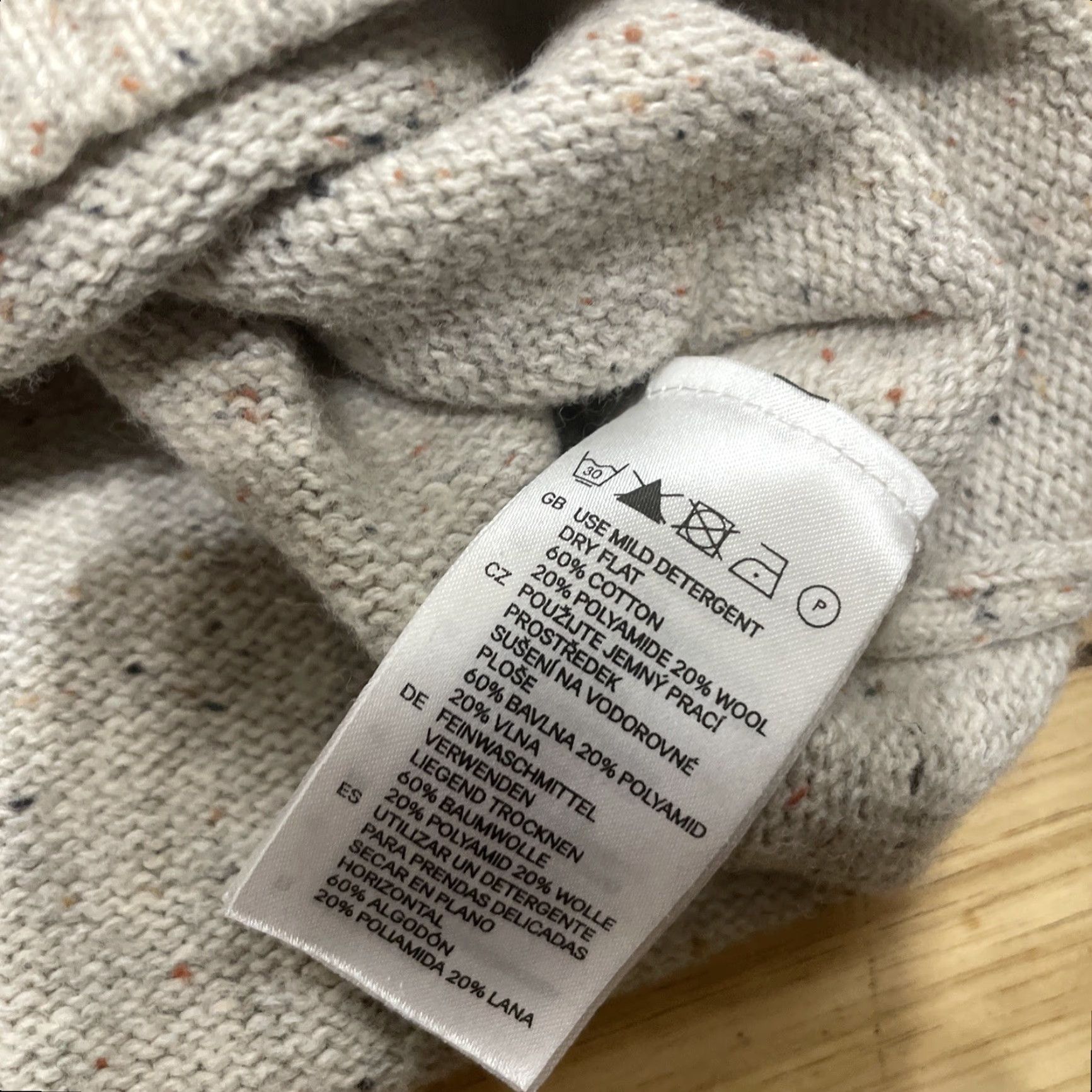 H&M H&M wool sweater Men M Elbow Patches Beige Cream Western capsule Knit Sweater Regular Size M Mens Pullover Casual Fall/Winter Size US M / EU 48-50 / 2 - 5 Thumbnail