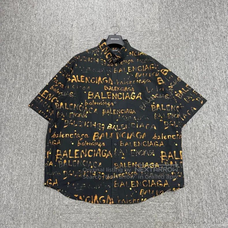 Balenciaga Balenciaga Graffiti Letter Full Print Short Sleeve Shirt Size XS / US 0-2 / IT 36-38 - 1 Thumbnail
