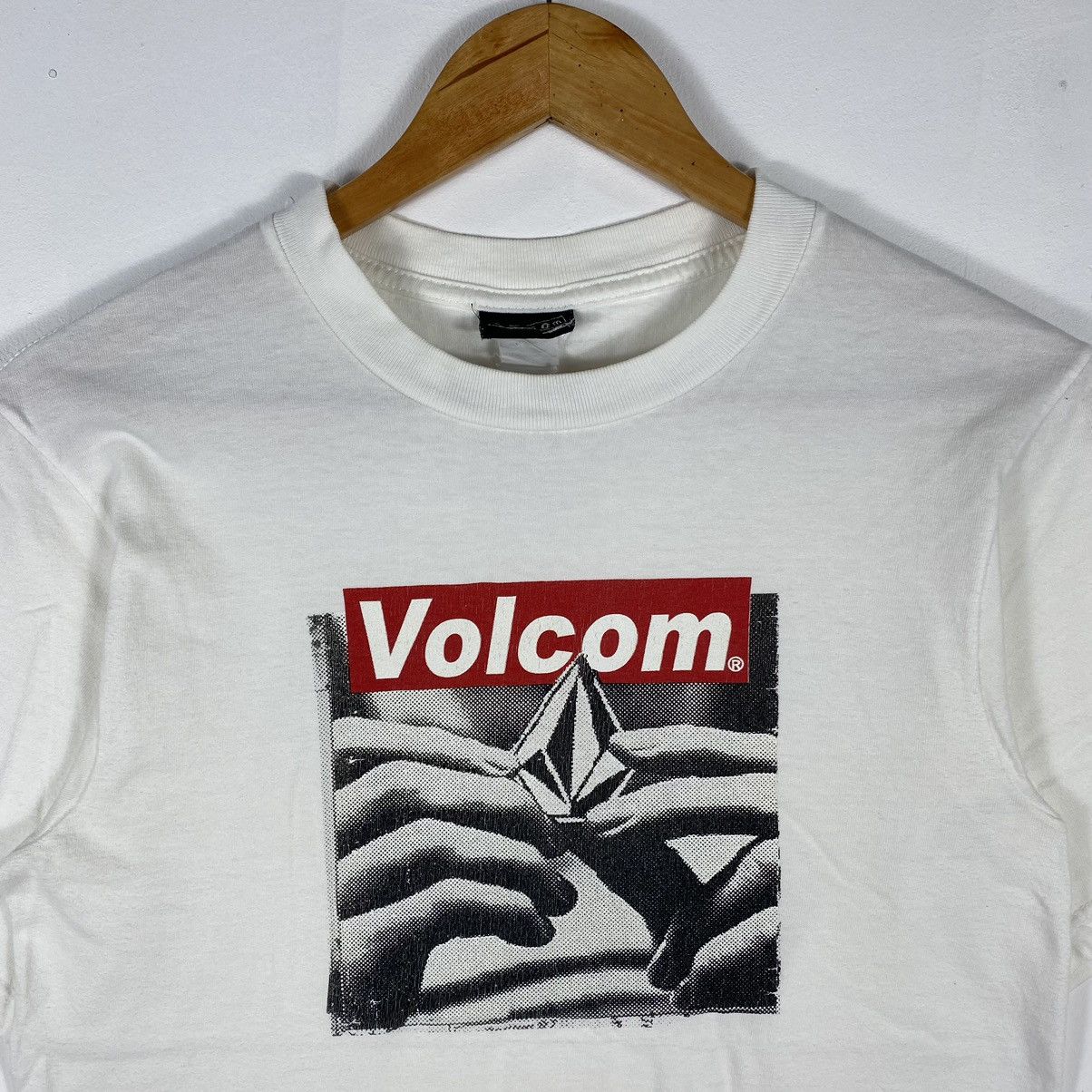 Vintage × Volcom VINTAGE 00's VOLCOM INSPIRED BY BARBARA KRUGER TEE Size US S / EU 44-46 / 1 - 3 Thumbnail