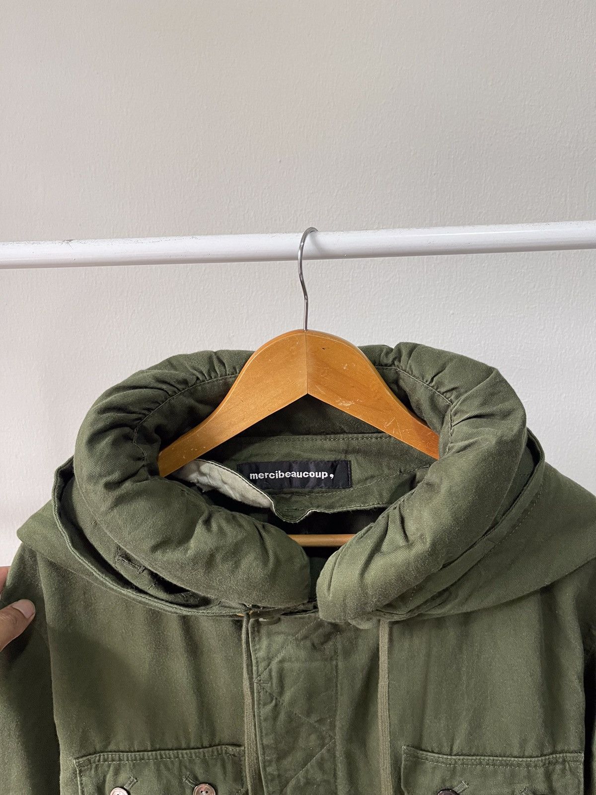 Issey Miyake × mercibeaucoup 2000s Mercibeaucoup Neck Pillow Army Green Parka Size US L / EU 52-54 / 3 - 6 Thumbnail