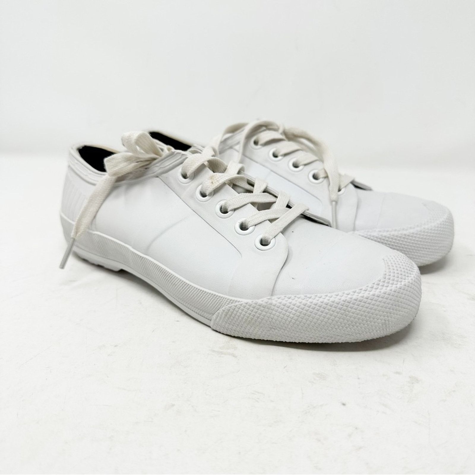 Hunter HUNTER Low Top Classic White Rubber Sneakers in Size 5 Size US 5 / IT 35 - 1 Thumbnail