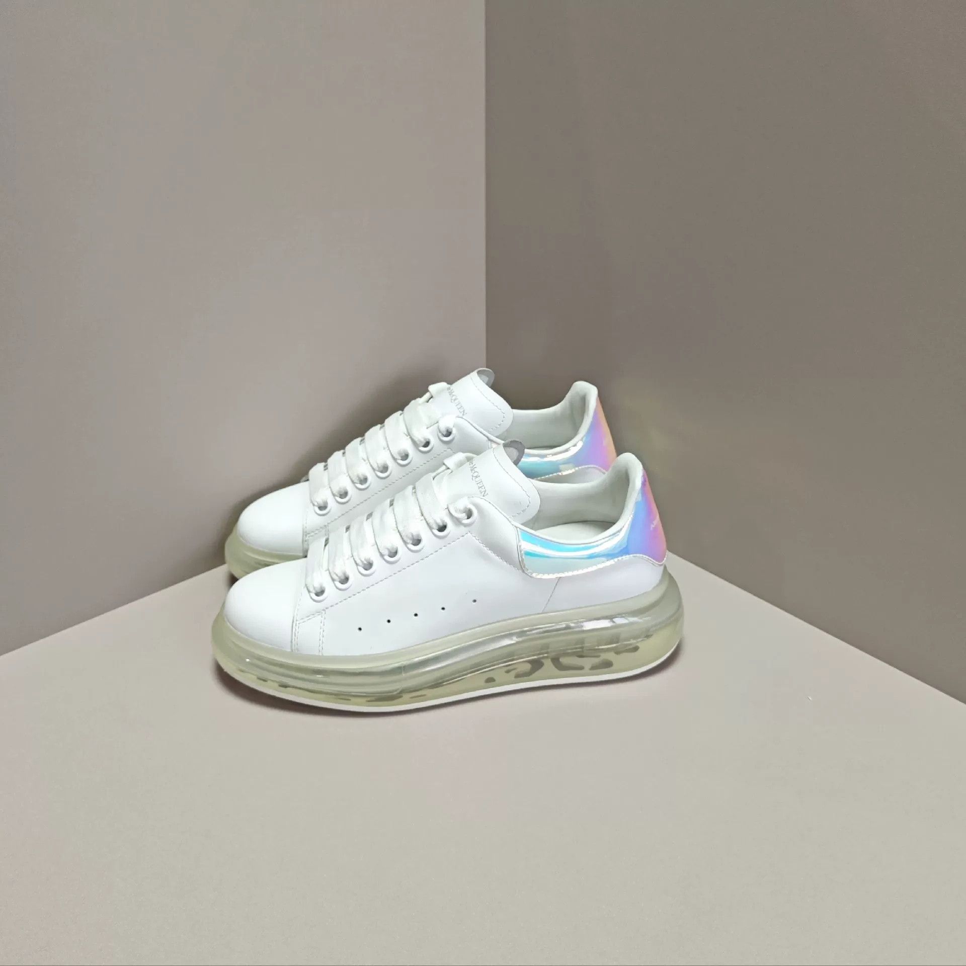 Alexander McQueen Alexander McQueen White Lowtop Sneakers us_7 Women Size US 7 / IT 37 - 1 Thumbnail
