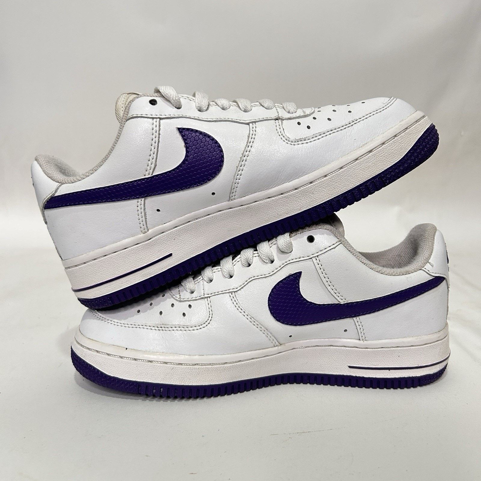 Nike Nike Air Force 1 ‘07 WMNS “White Club Purple” Size US 6.5 / IT 36.5 - 3 Thumbnail