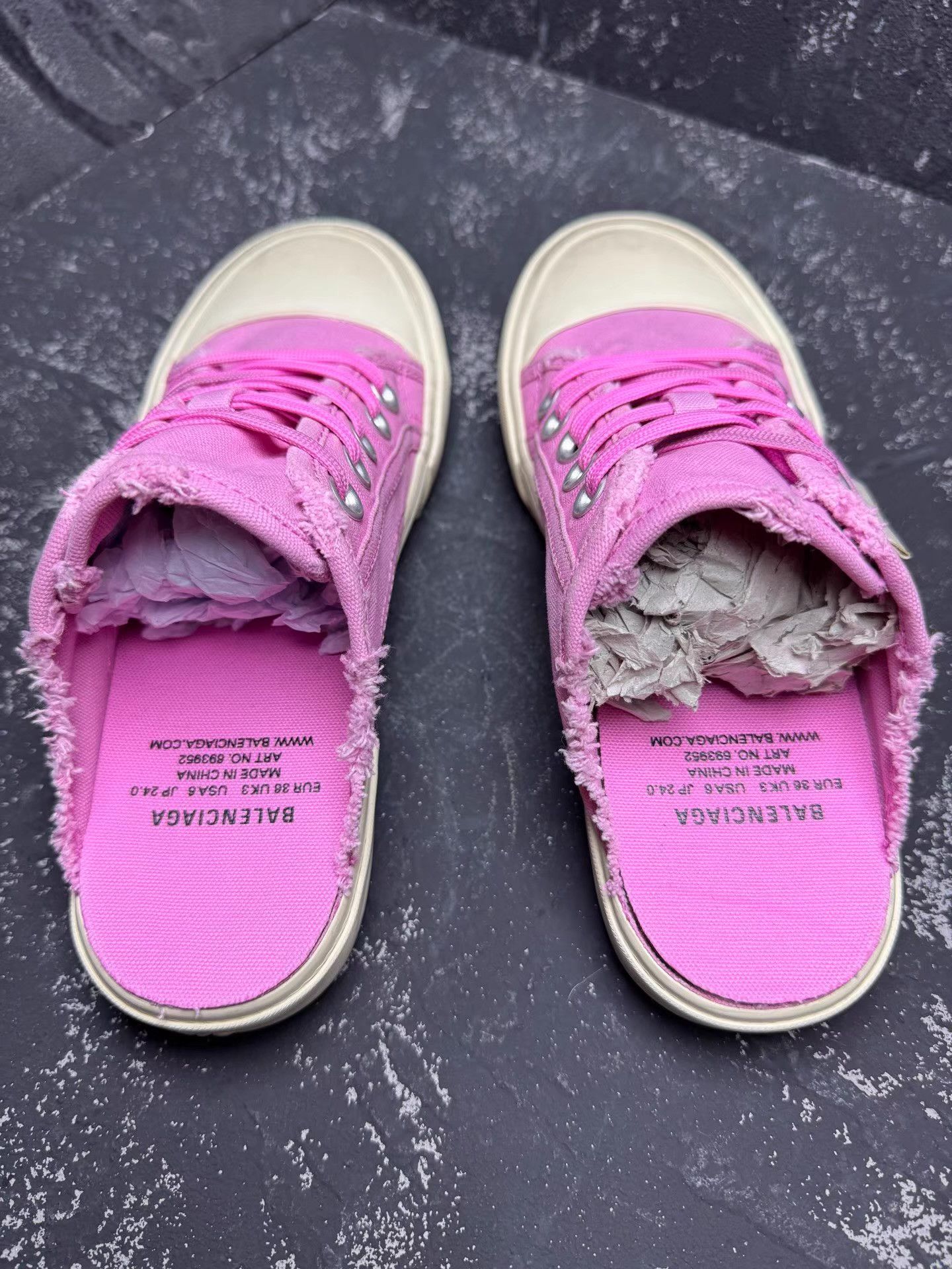 Balenciaga Balenciaga Pink Canvas Slip-On Mules Q10 Size US 6 / IT 36 - 6 Thumbnail