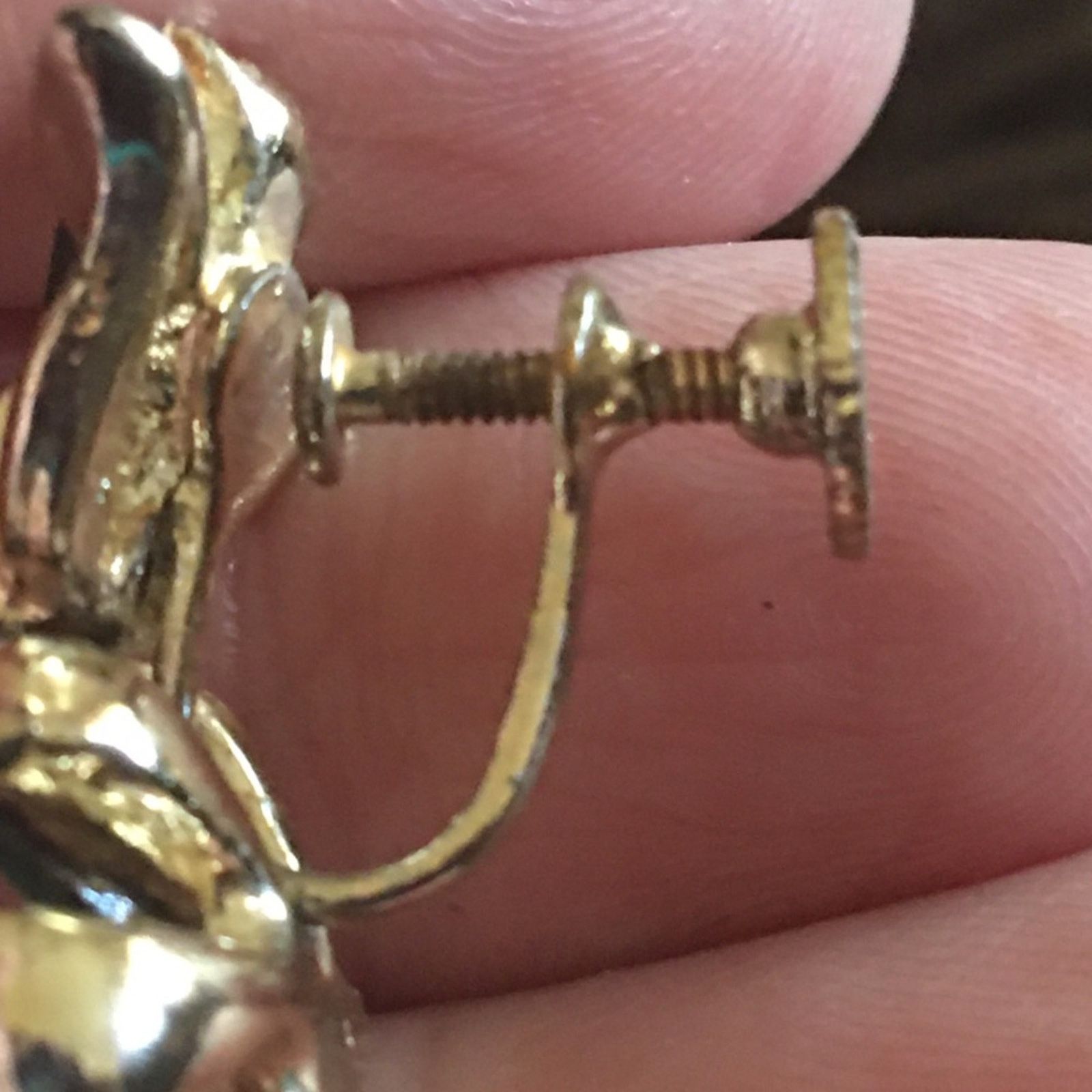 Vintage Vintage 50s gold tone emerald screw back earrings Size ONE SIZE - 4 Thumbnail