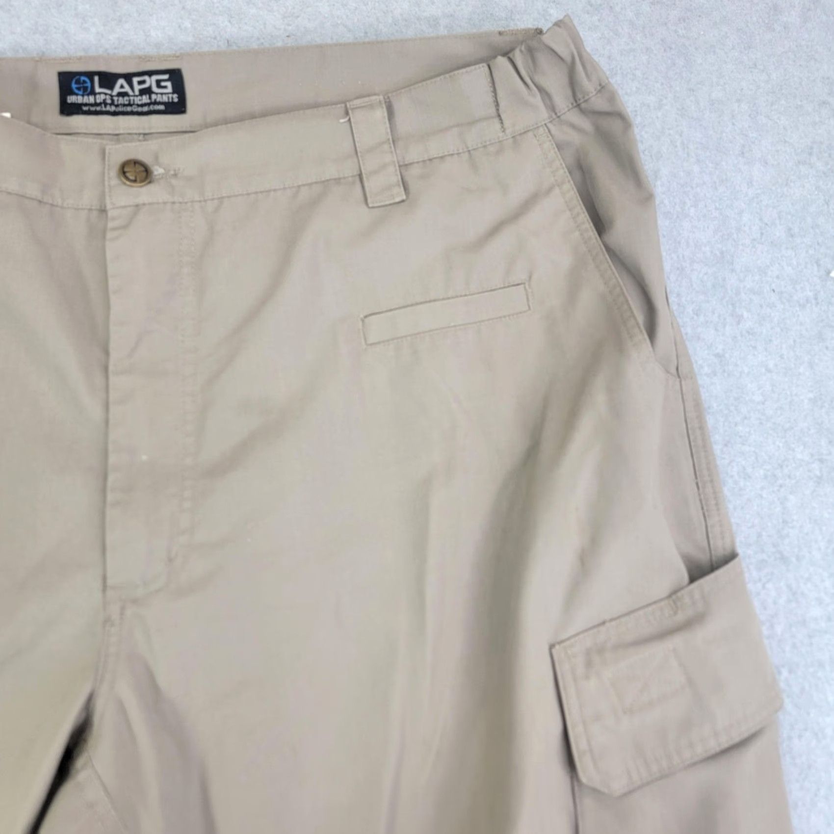Vintage LAPG Pants Mens 42x30 Beige Urban Ops Tactical Cargo Pants Mens Beige Cargo Pocket Workwear N/A Size US 42 / EU 58 - 4 Thumbnail