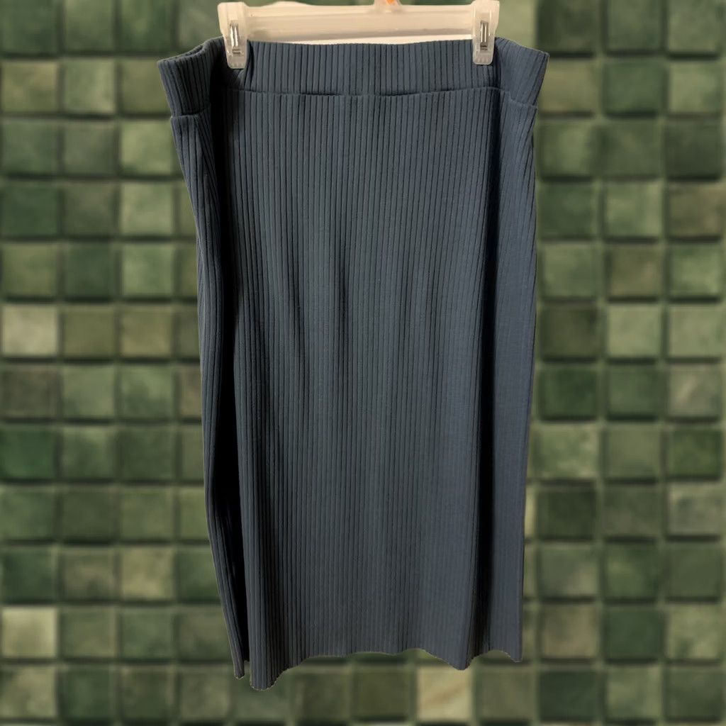 Vince Camuto Vincent Camuto Skirt Women XXL Blue Knit Long Solid Pencil Ribbed Sized 2xl Mens Womens Girls Size 40" / US 18 - 1 Thumbnail